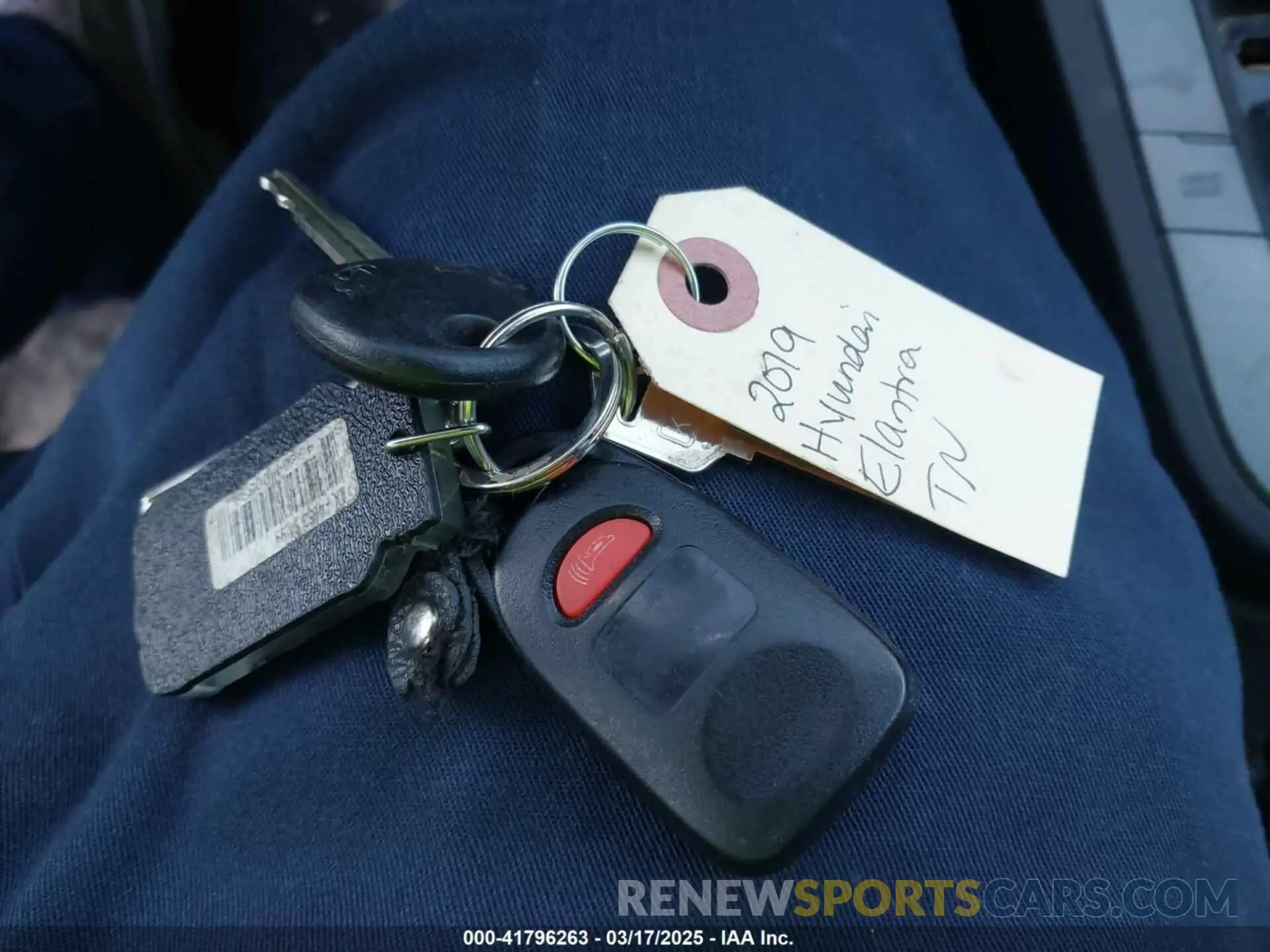 11 Photograph of a damaged car KMHD74LF2KU782992 HYUNDAI ELANTRA 2019