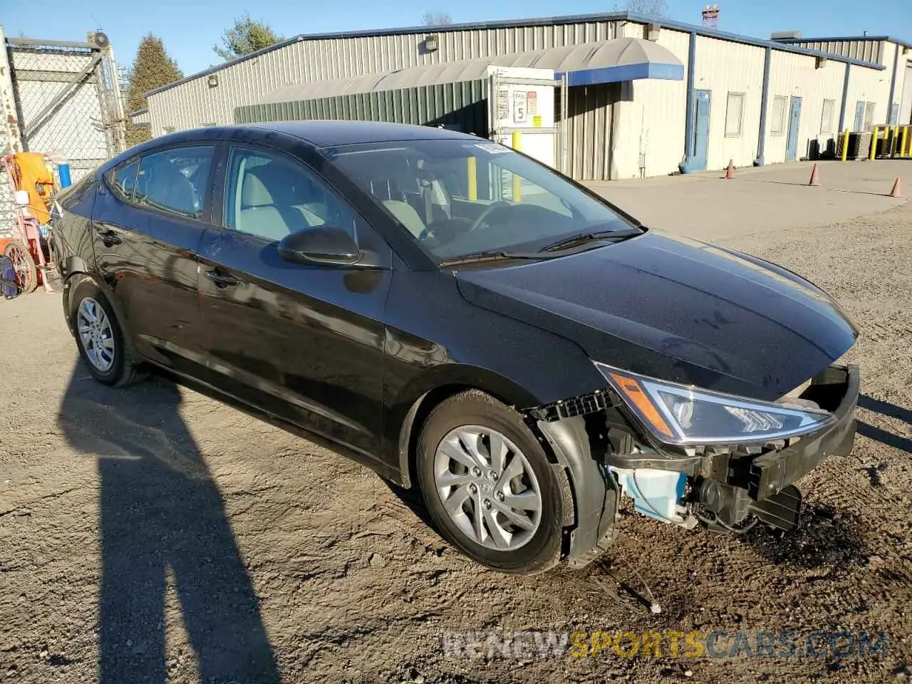 4 Фотография поврежденного автомобиля KMHD74LF3KU805356 HYUNDAI ELANTRA 2019