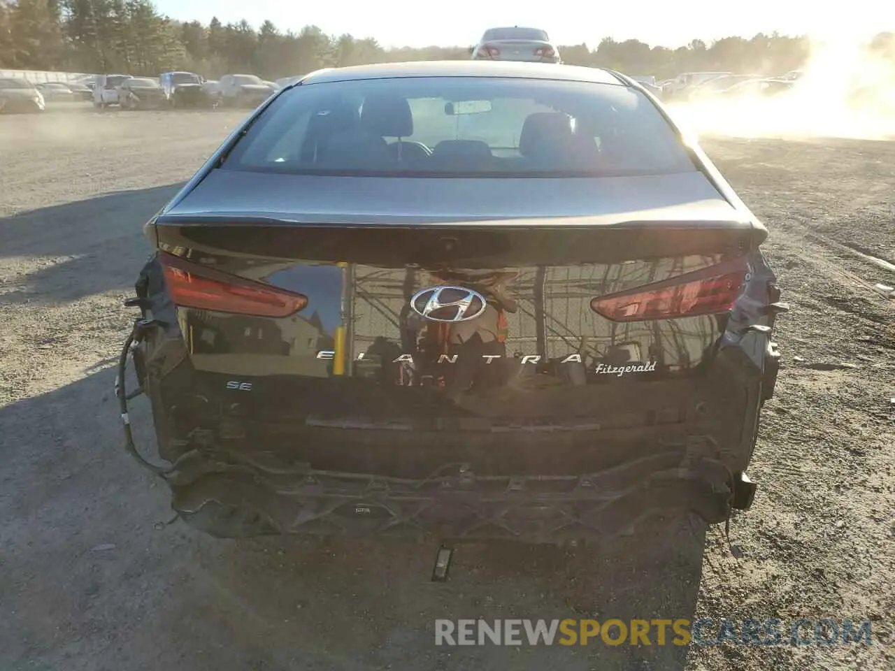 6 Фотография поврежденного автомобиля KMHD74LF3KU805356 HYUNDAI ELANTRA 2019