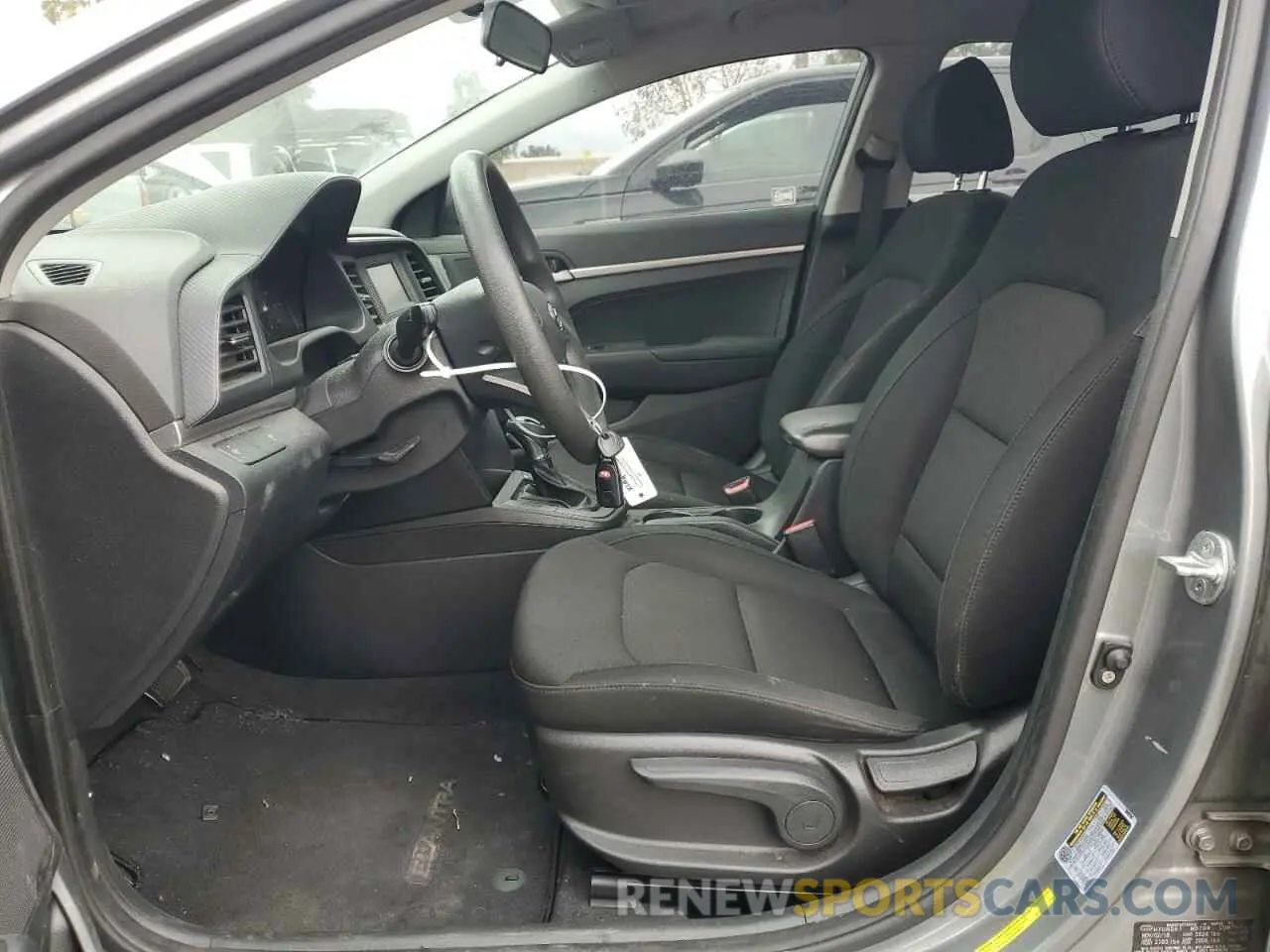 7 Фотография поврежденного автомобиля KMHD74LF3KU809357 HYUNDAI ELANTRA 2019
