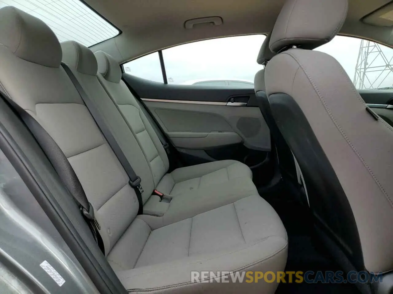 10 Photograph of a damaged car KMHD74LF3KU816101 HYUNDAI ELANTRA 2019