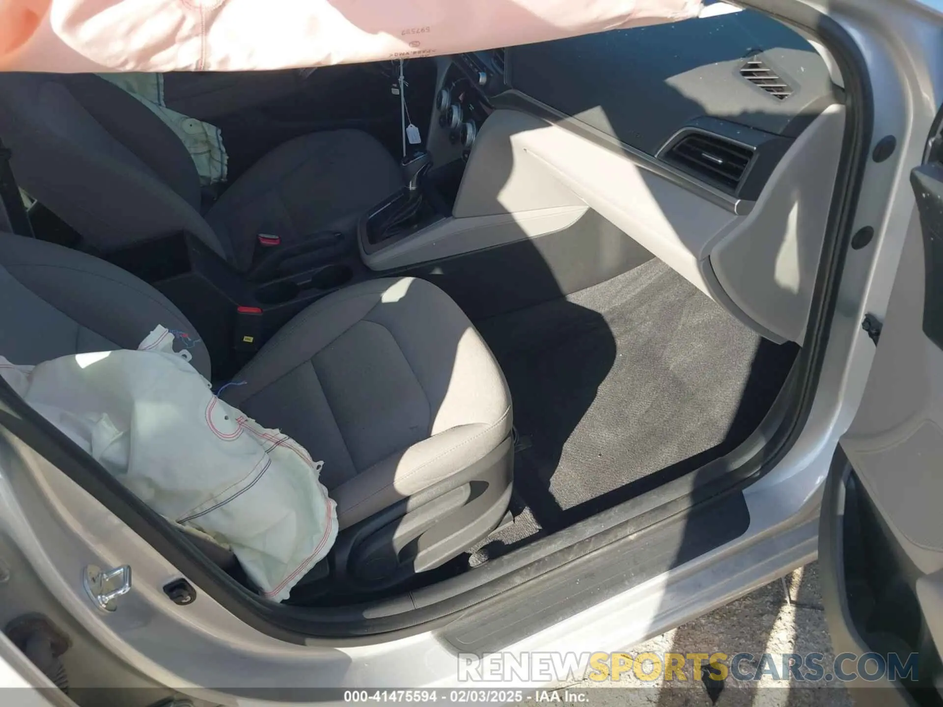 5 Photograph of a damaged car KMHD74LF4KU833263 HYUNDAI ELANTRA 2019