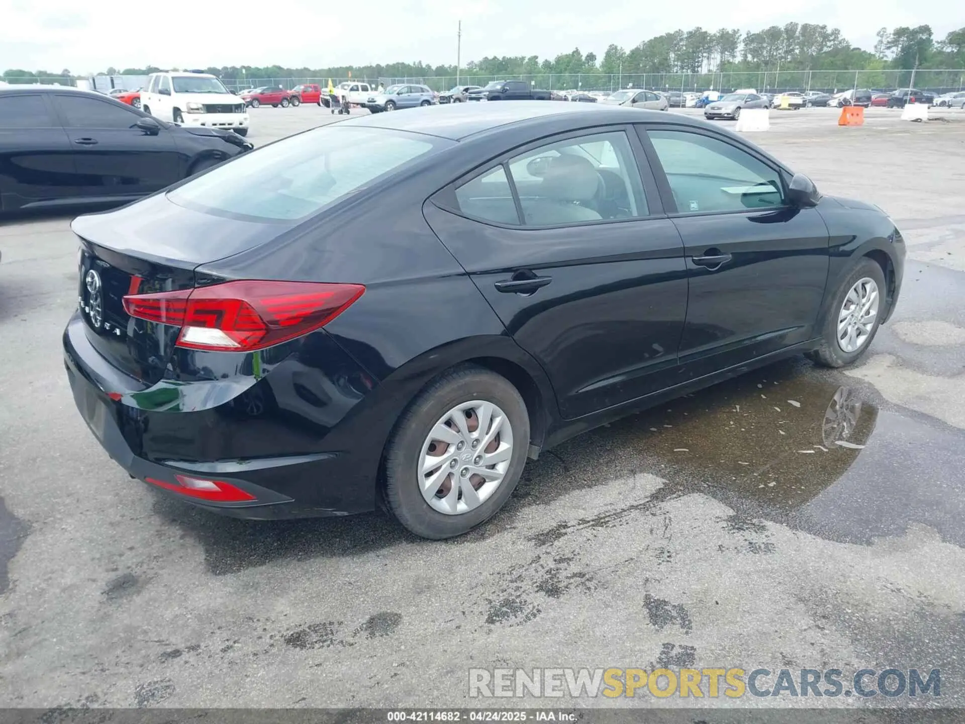 4 Photograph of a damaged car KMHD74LF4KU843193 HYUNDAI ELANTRA 2019