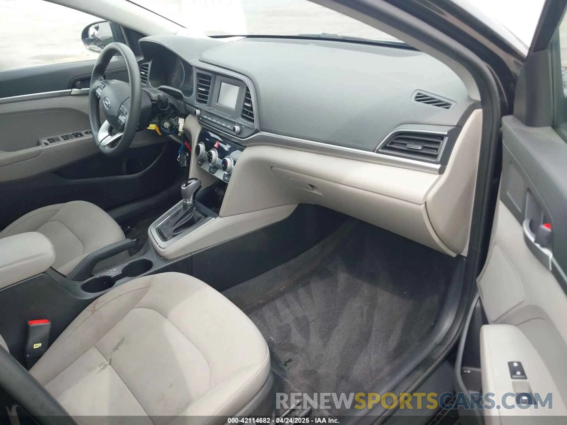 5 Photograph of a damaged car KMHD74LF4KU843193 HYUNDAI ELANTRA 2019