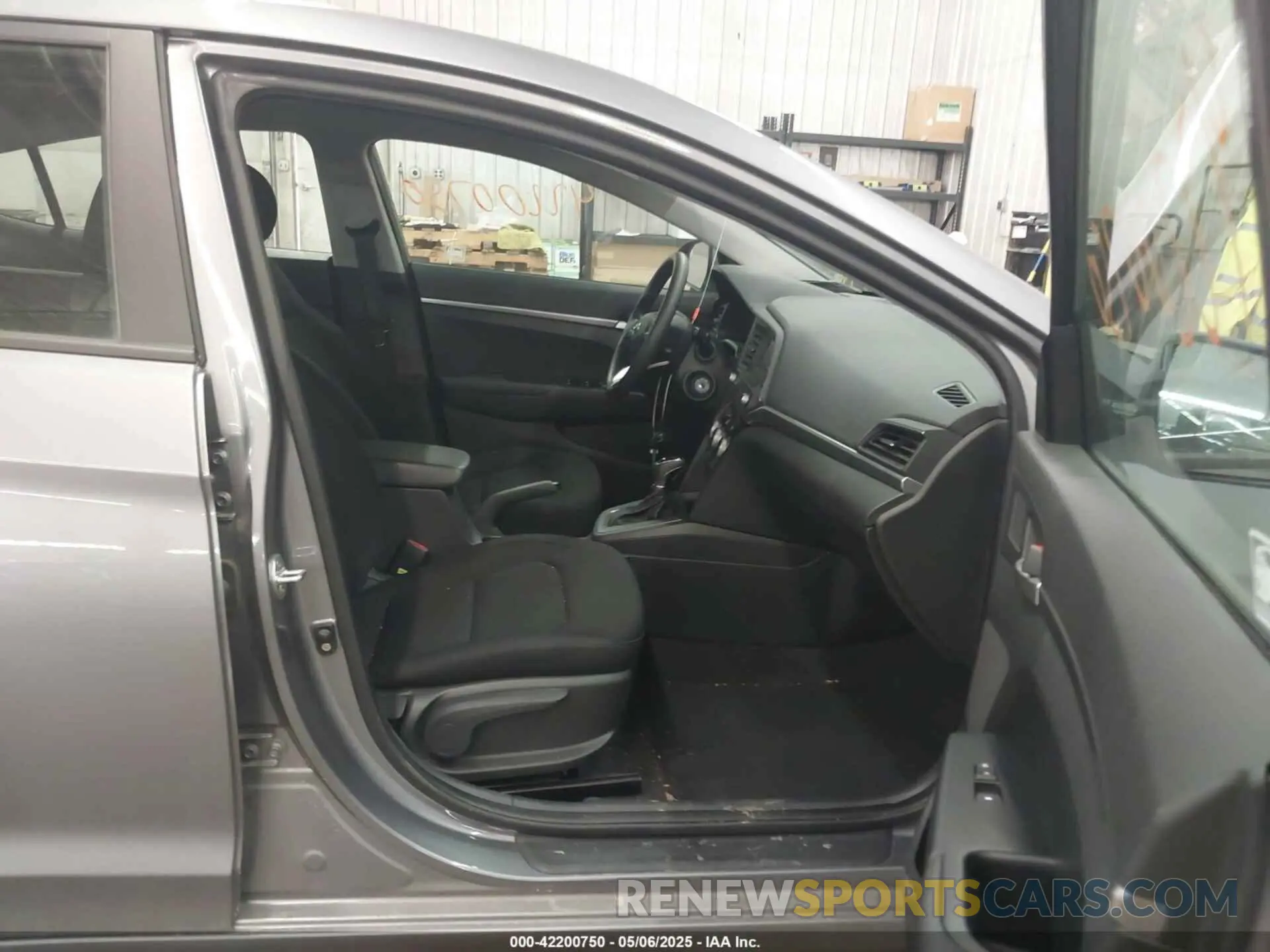 5 Photograph of a damaged car KMHD74LF4KU878672 HYUNDAI ELANTRA 2019