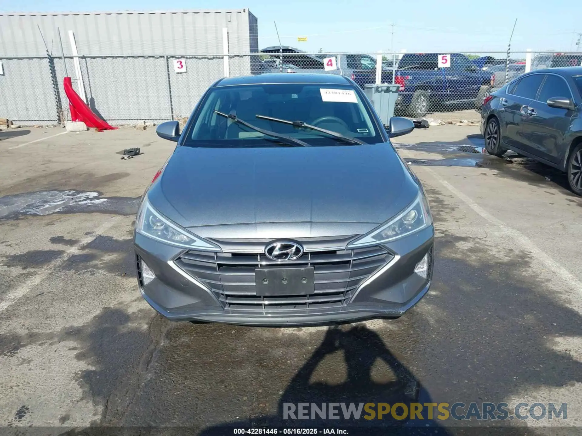 13 Фотография поврежденного автомобиля KMHD74LF5KU783375 HYUNDAI ELANTRA 2019