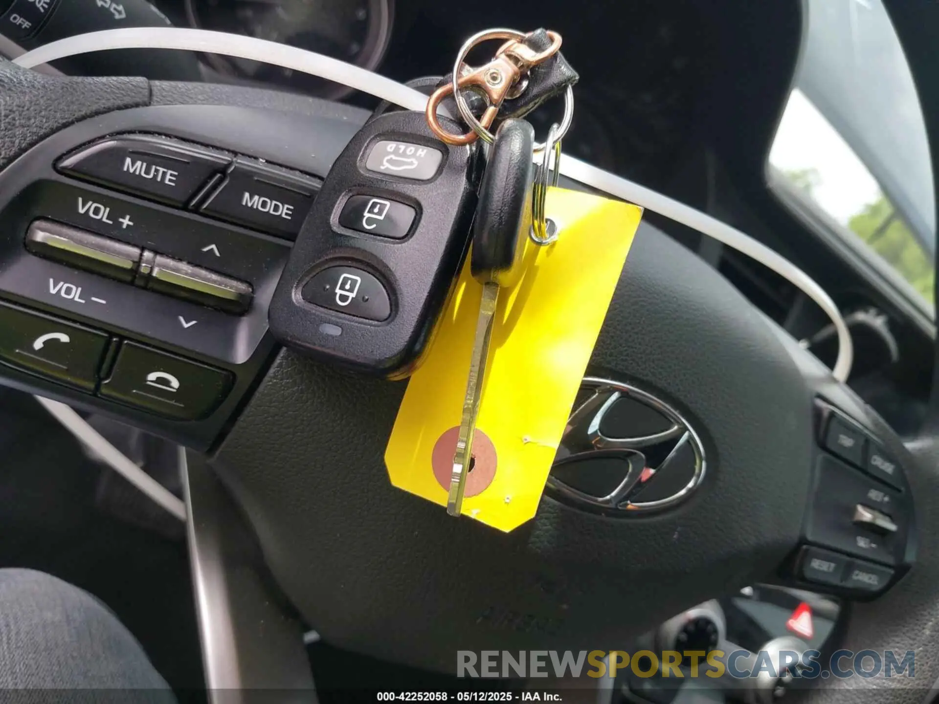 11 Photograph of a damaged car KMHD74LF6KU824385 HYUNDAI ELANTRA 2019