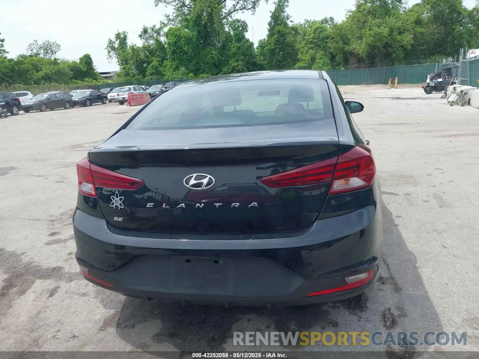 17 Photograph of a damaged car KMHD74LF6KU824385 HYUNDAI ELANTRA 2019