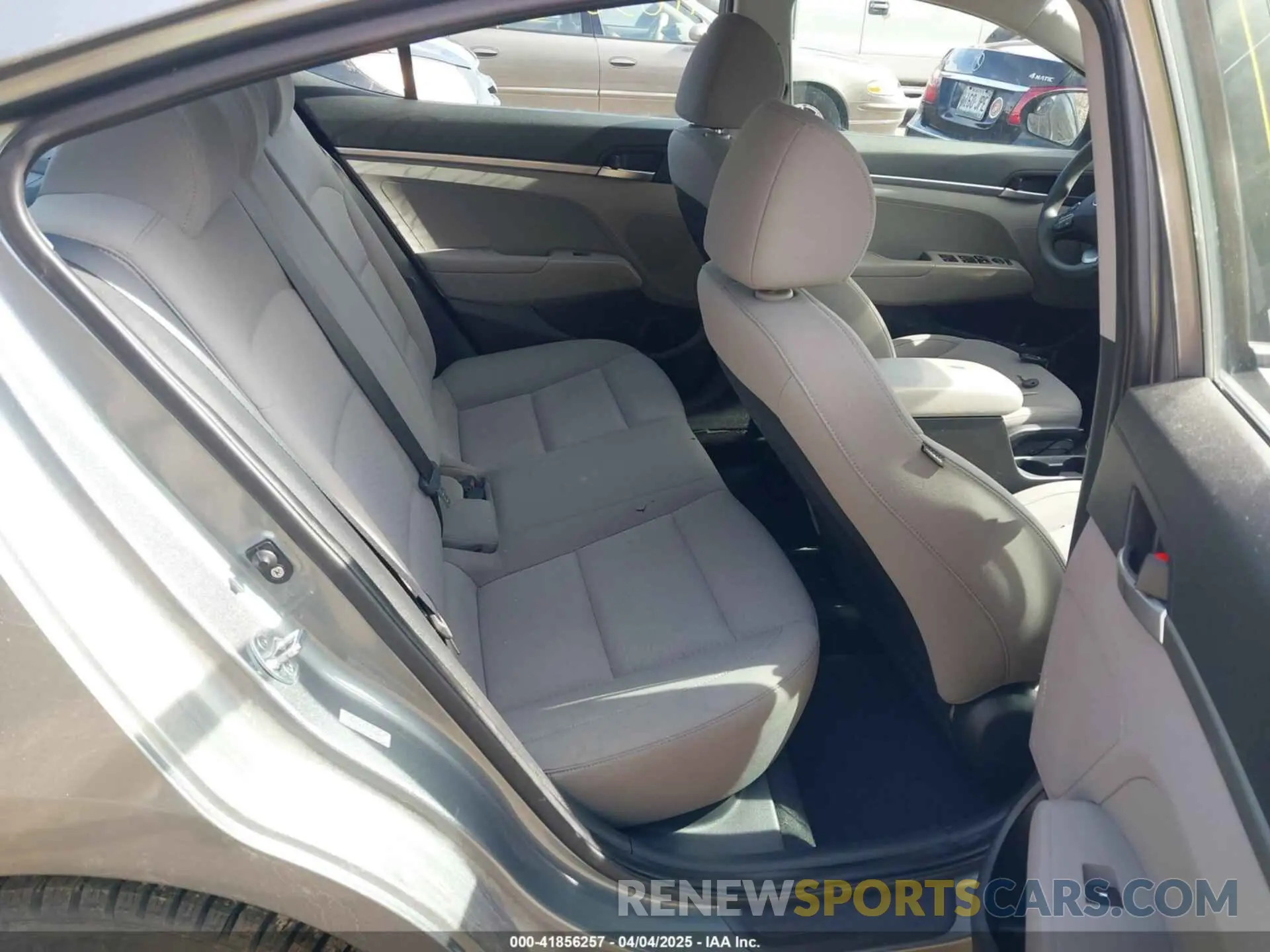 8 Photograph of a damaged car KMHD74LF7KU789081 HYUNDAI ELANTRA 2019