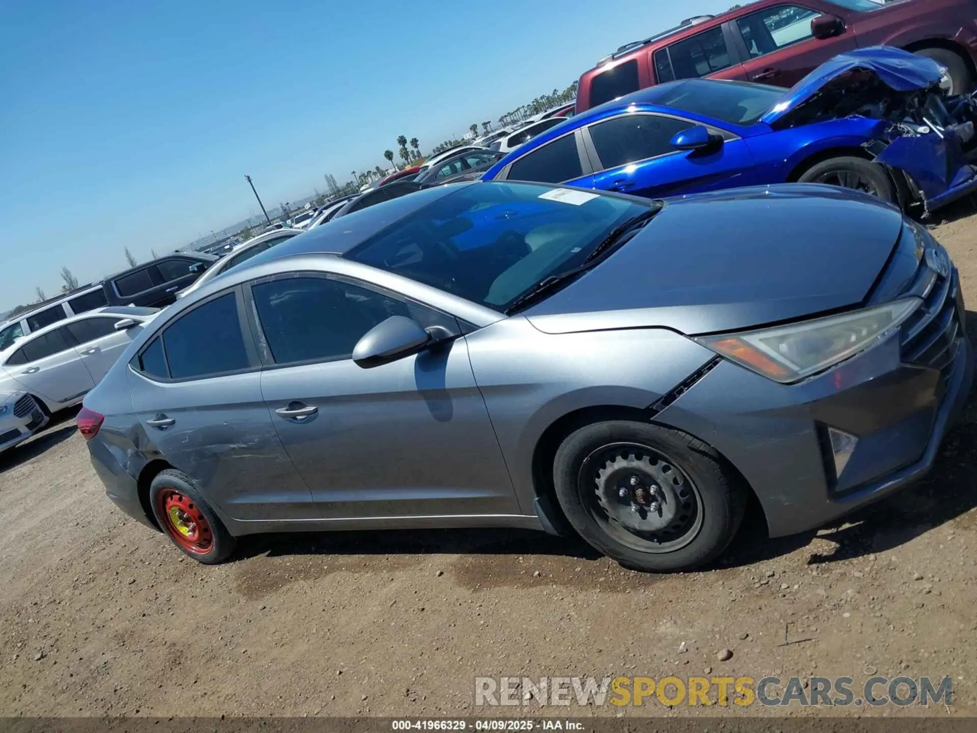 13 Фотография поврежденного автомобиля KMHD74LFXKU827774 HYUNDAI ELANTRA 2019