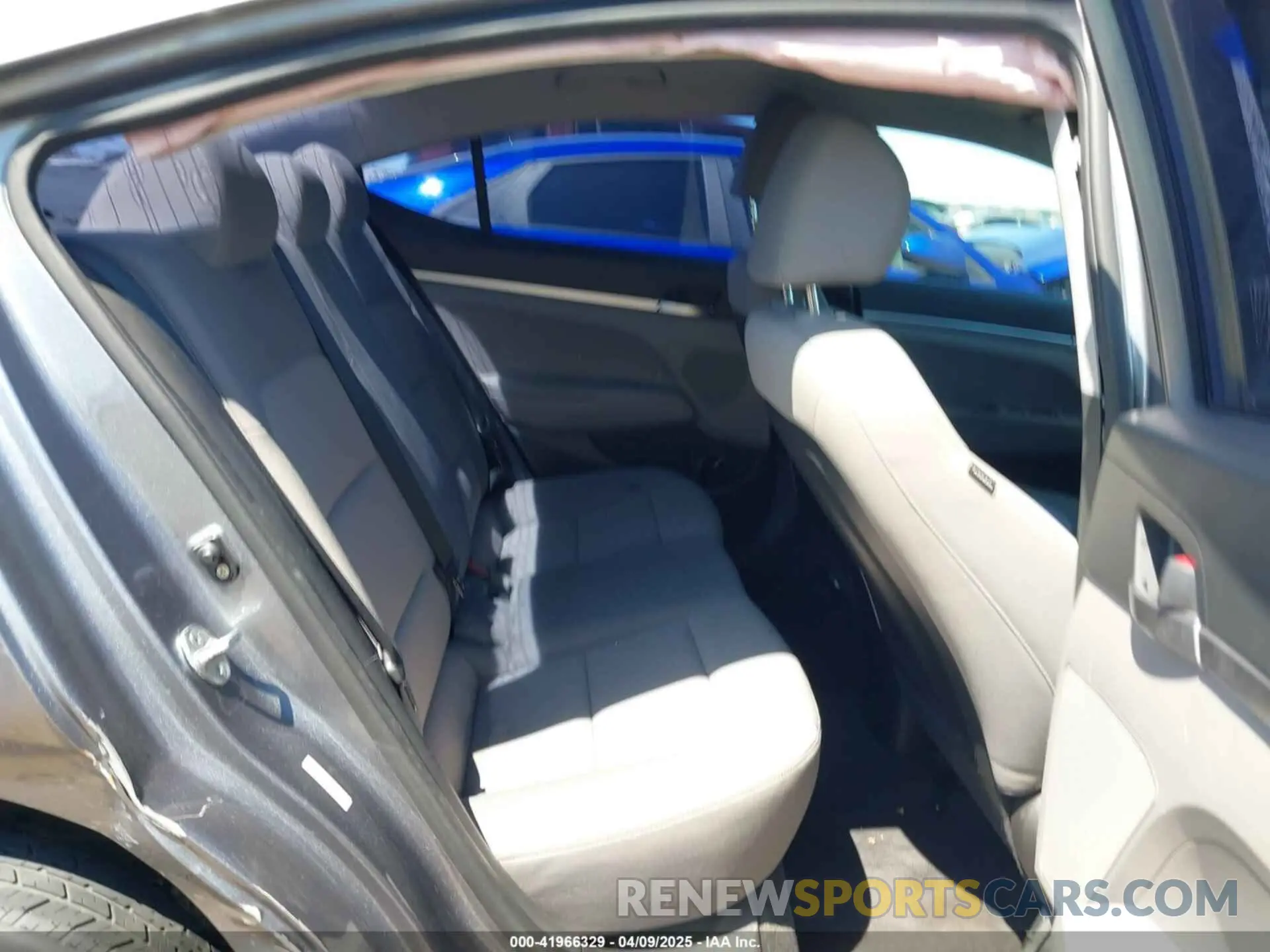 8 Фотография поврежденного автомобиля KMHD74LFXKU827774 HYUNDAI ELANTRA 2019
