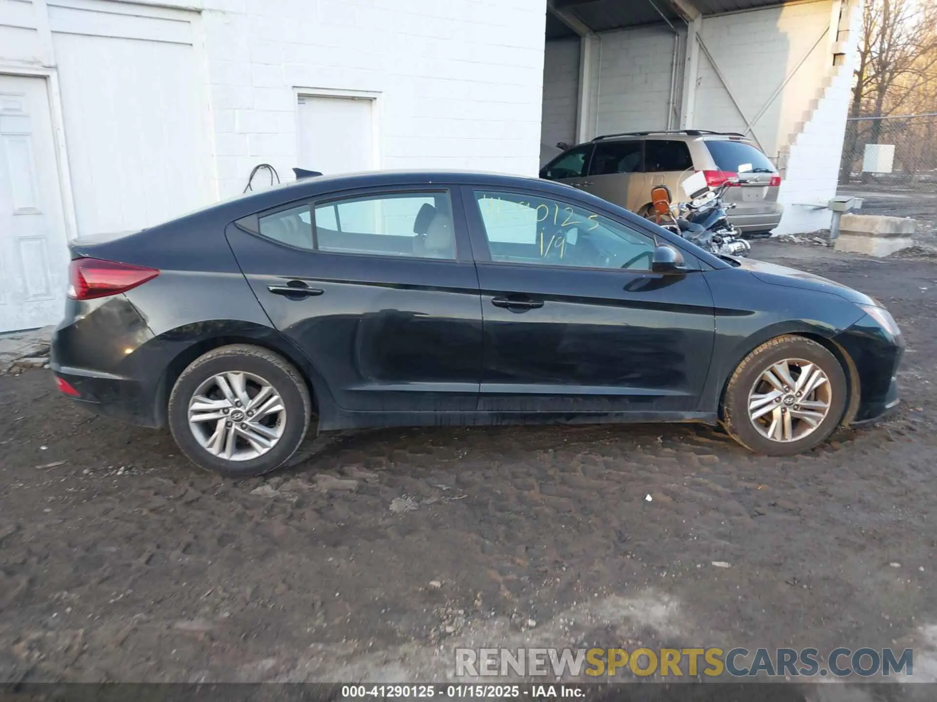 13 Photograph of a damaged car KMHD84LF1KU731142 HYUNDAI ELANTRA 2019