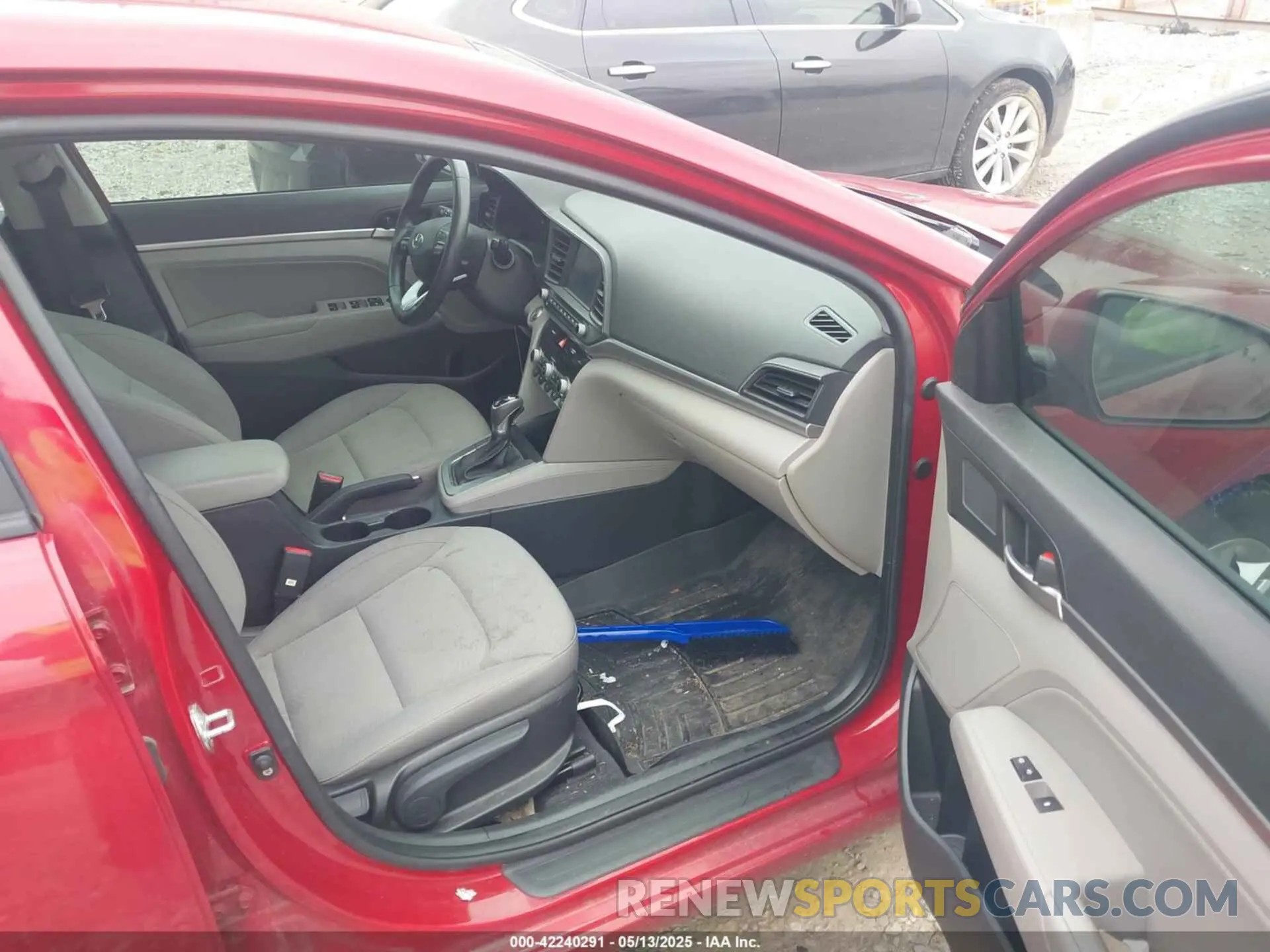 5 Photograph of a damaged car KMHD84LF1KU763668 HYUNDAI ELANTRA 2019