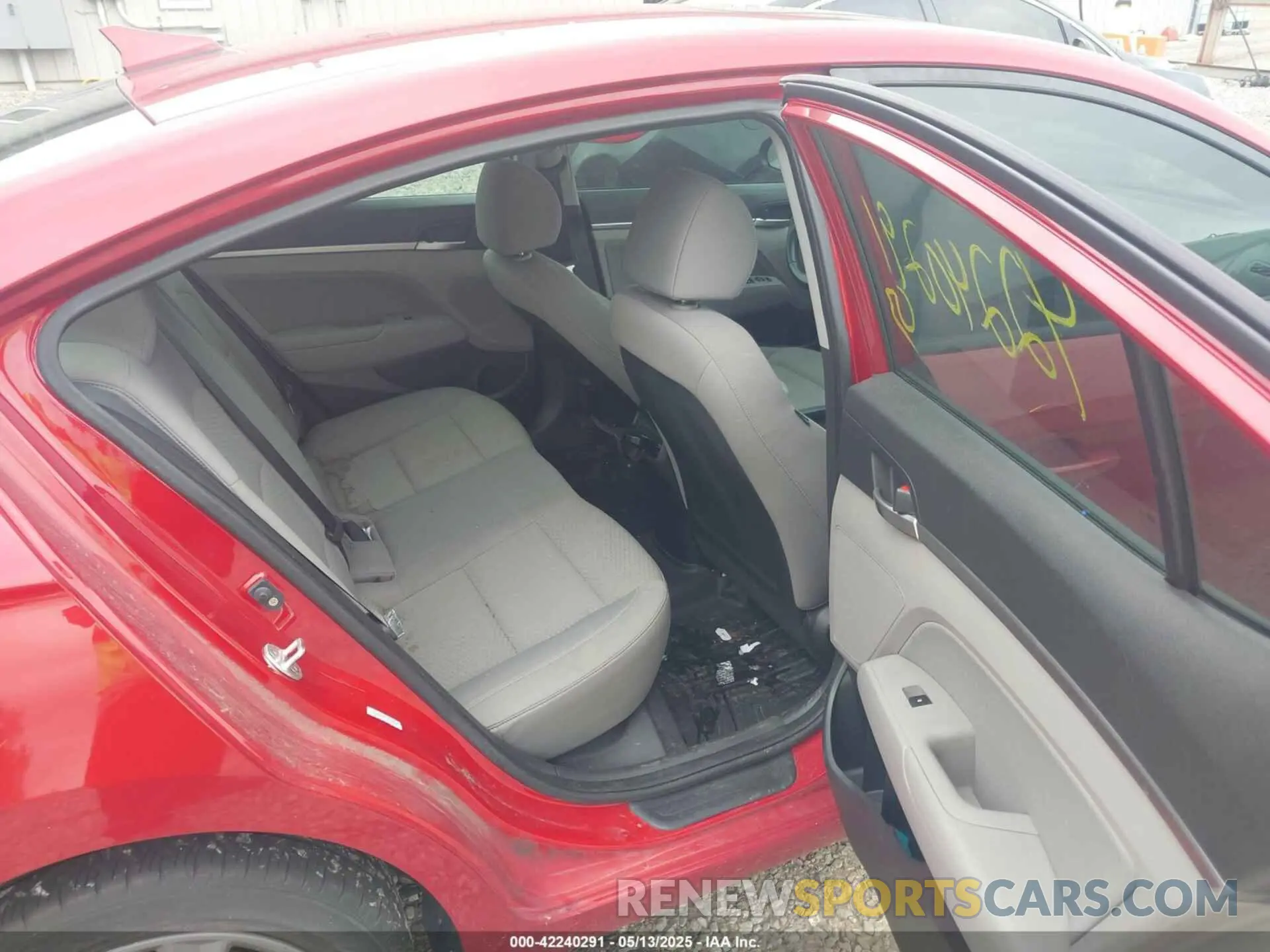 8 Photograph of a damaged car KMHD84LF1KU763668 HYUNDAI ELANTRA 2019