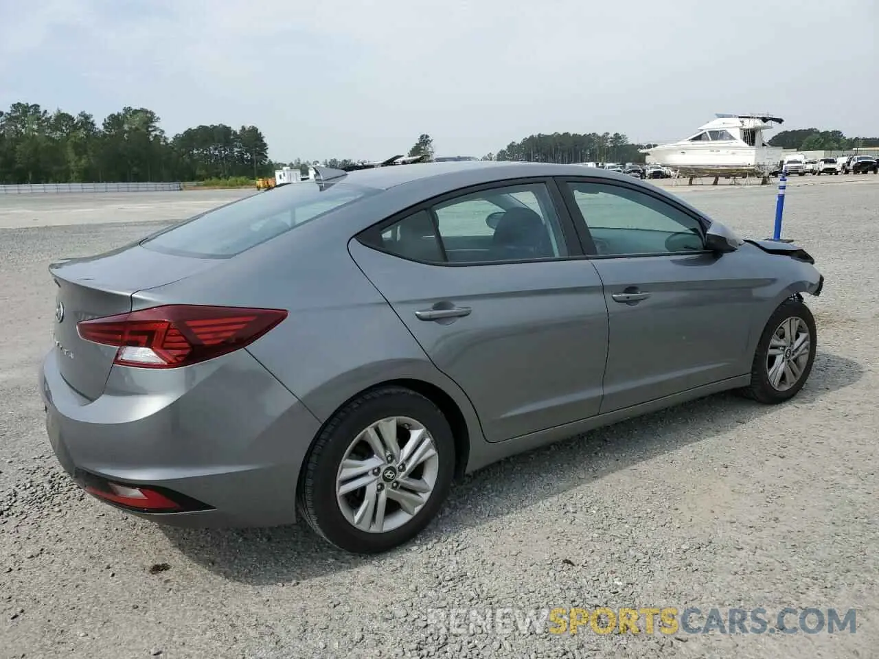 3 Фотография поврежденного автомобиля KMHD84LF1KU786996 HYUNDAI ELANTRA 2019