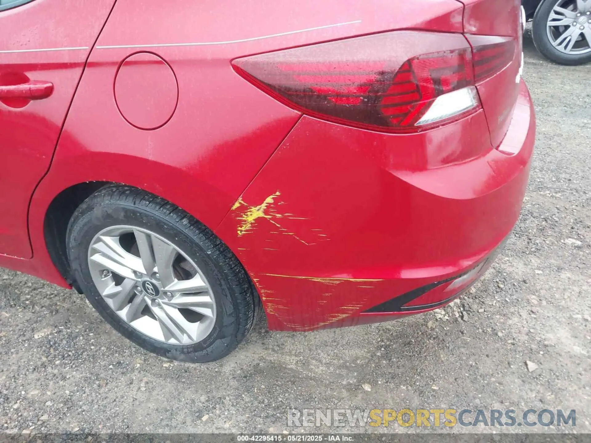 17 Photograph of a damaged car KMHD84LF1KU787565 HYUNDAI ELANTRA 2019