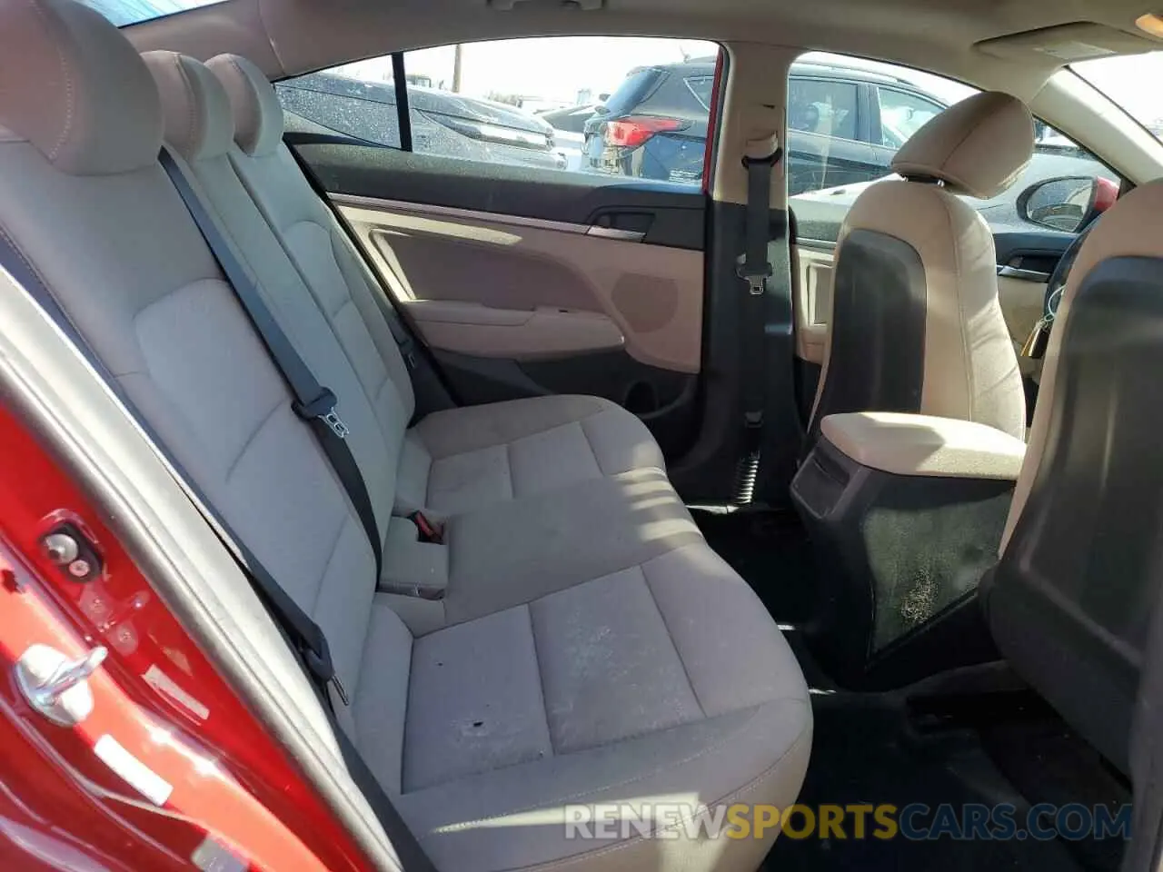 10 Фотография поврежденного автомобиля KMHD84LF1KU886757 HYUNDAI ELANTRA 2019
