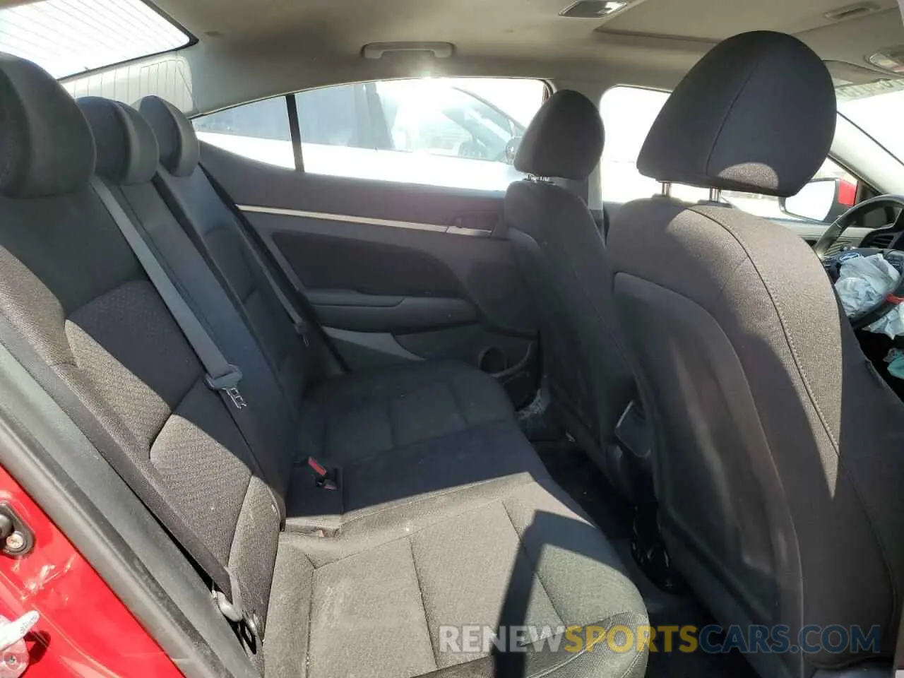 10 Фотография поврежденного автомобиля KMHD84LF2KU874715 HYUNDAI ELANTRA 2019