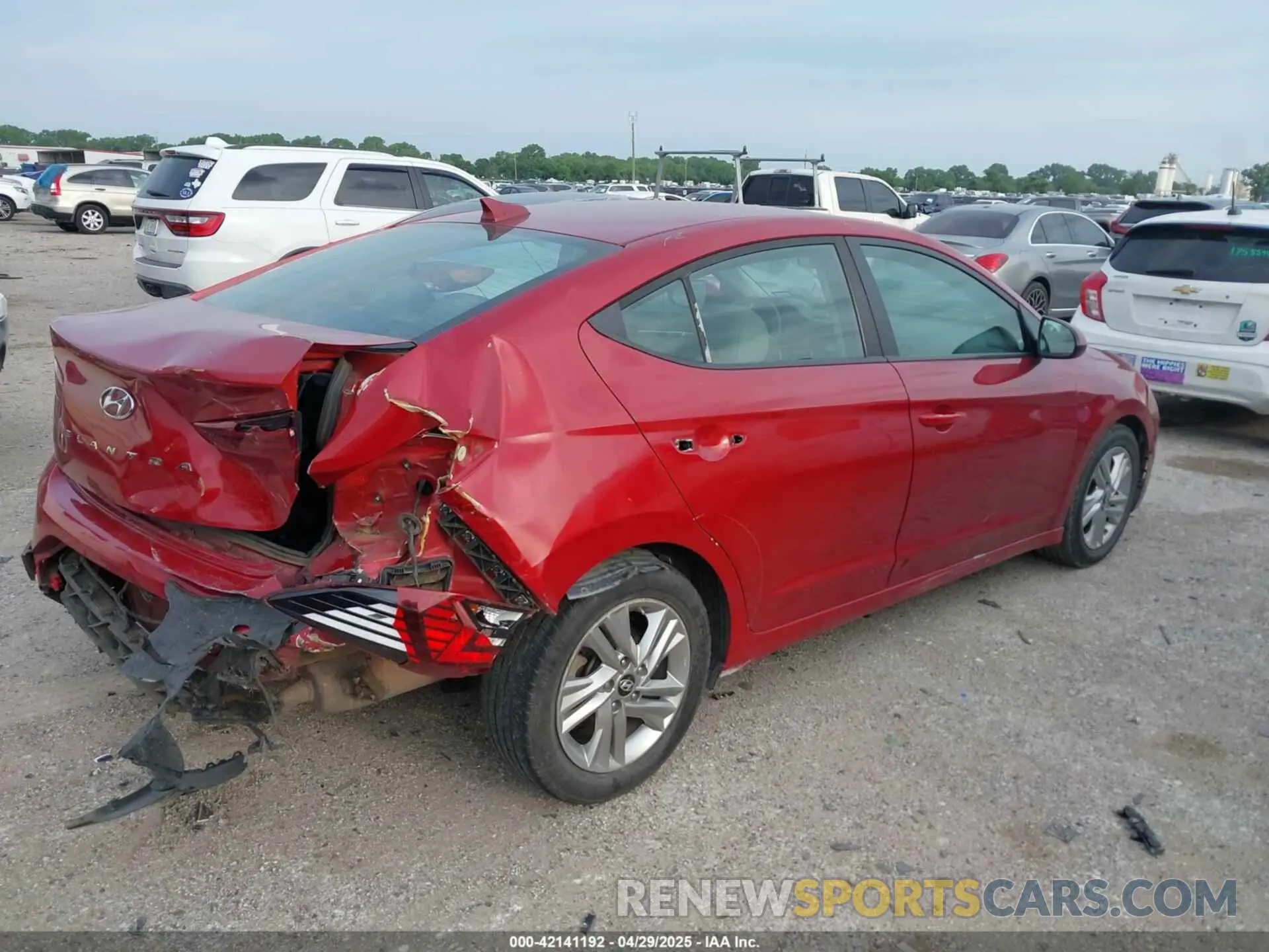4 Photograph of a damaged car KMHD84LF3KU741672 HYUNDAI ELANTRA 2019