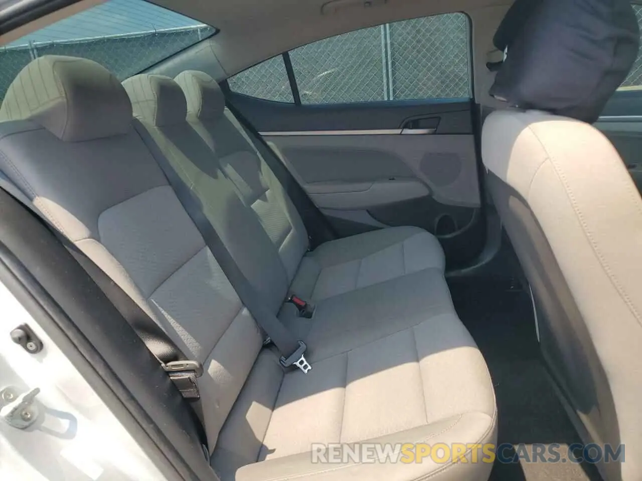 10 Фотография поврежденного автомобиля KMHD84LF3KU759136 HYUNDAI ELANTRA 2019