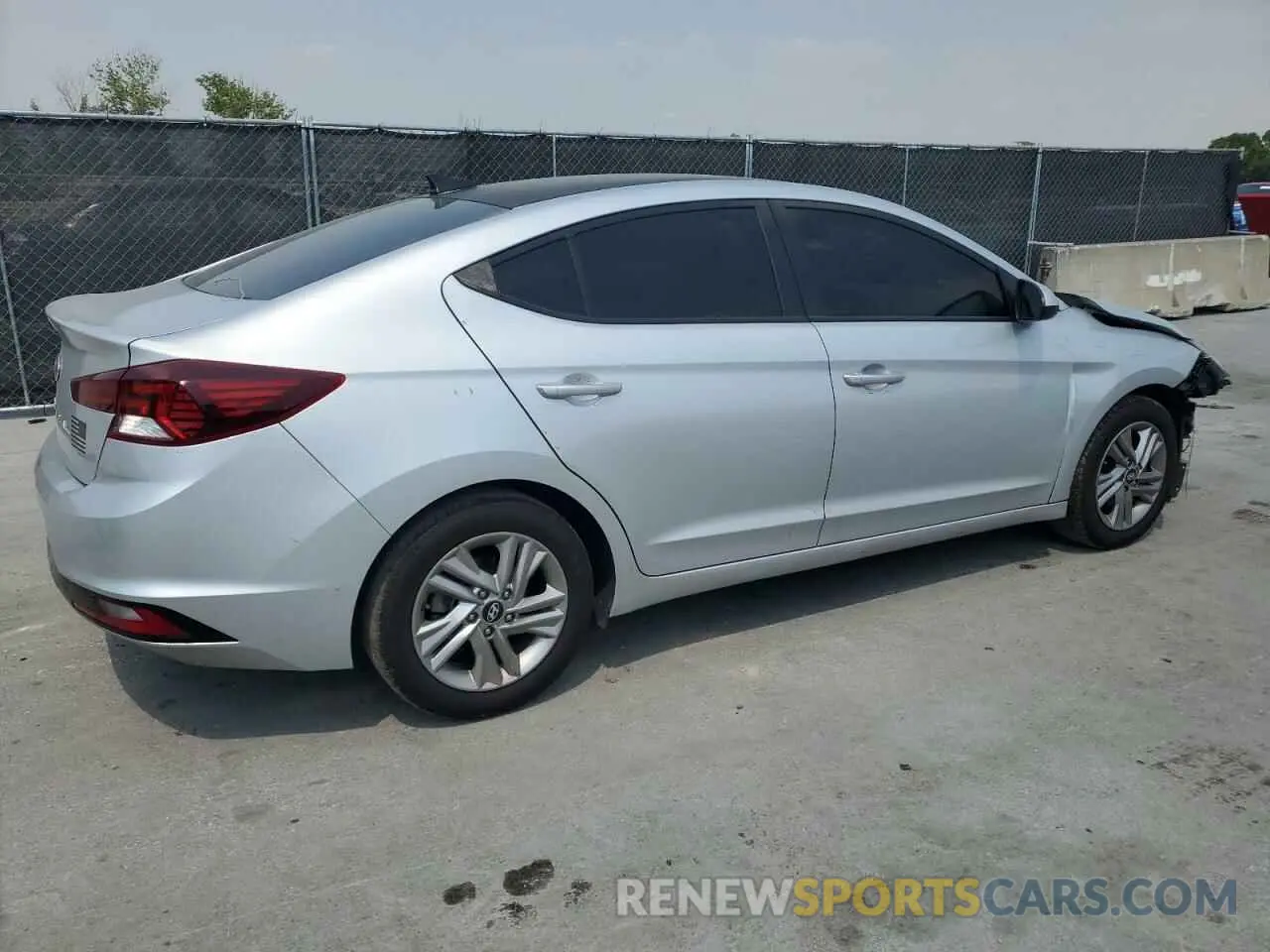 3 Фотография поврежденного автомобиля KMHD84LF3KU759136 HYUNDAI ELANTRA 2019