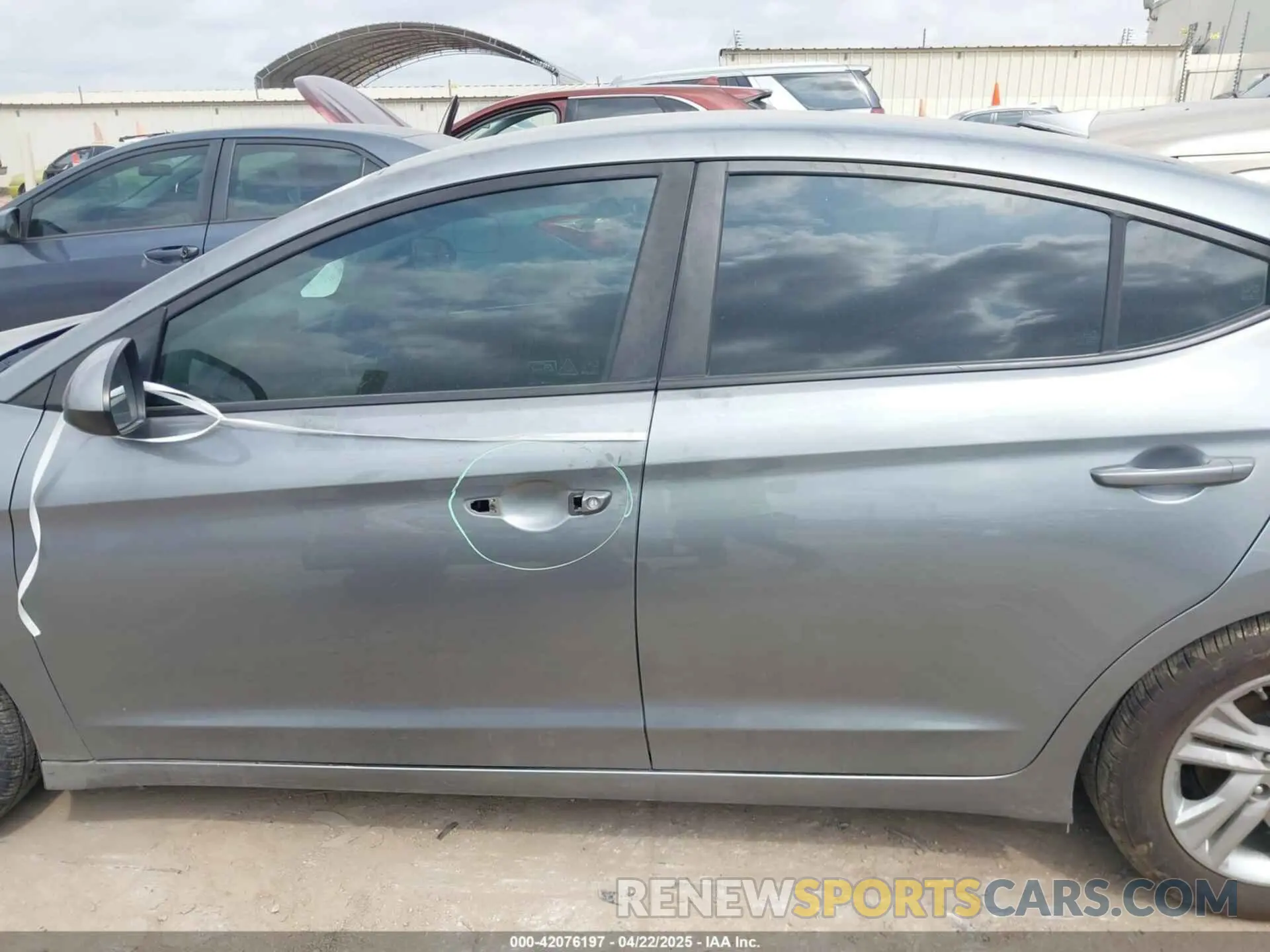 14 Фотография поврежденного автомобиля KMHD84LF3KU772775 HYUNDAI ELANTRA 2019