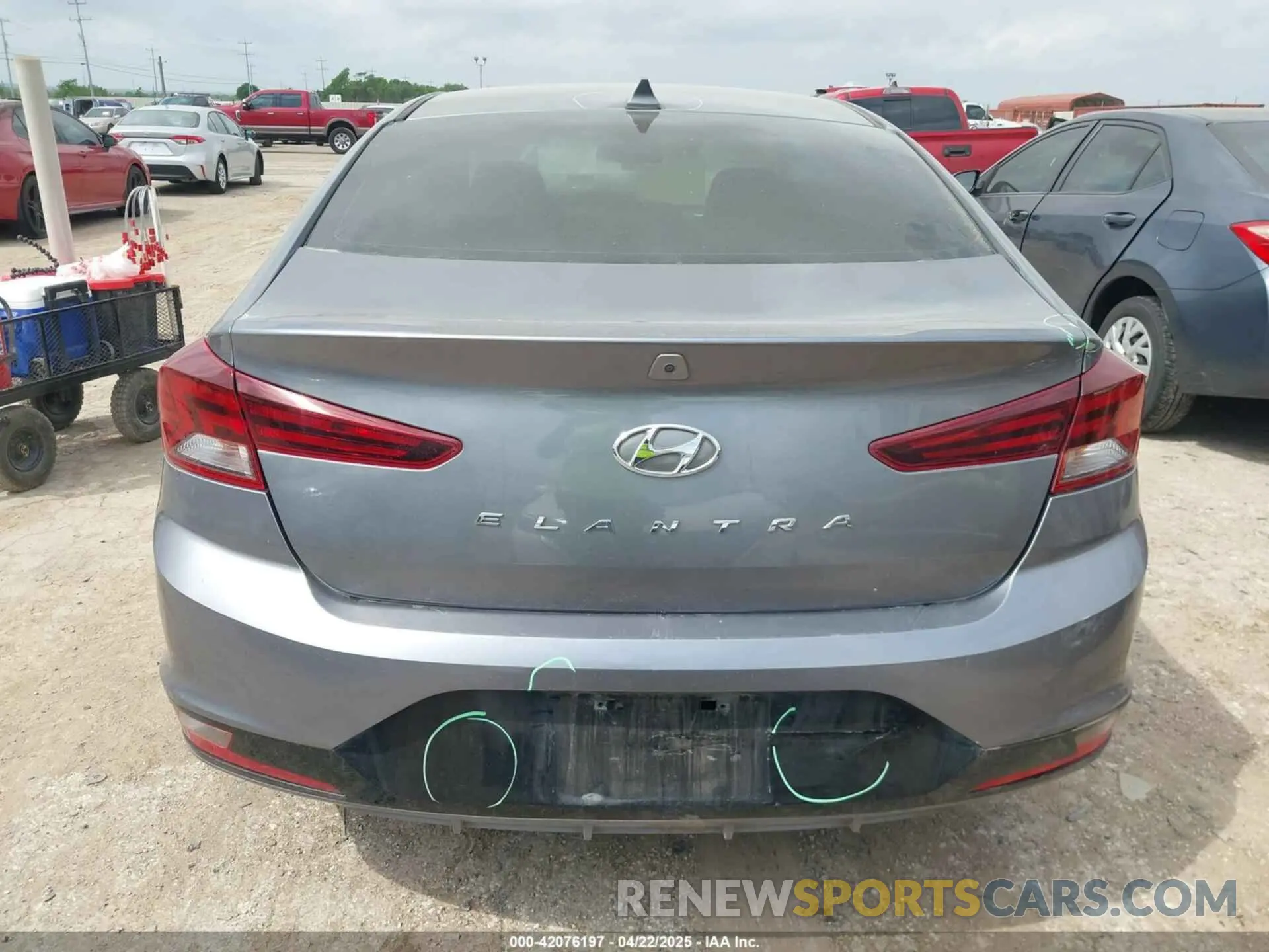 16 Фотография поврежденного автомобиля KMHD84LF3KU772775 HYUNDAI ELANTRA 2019