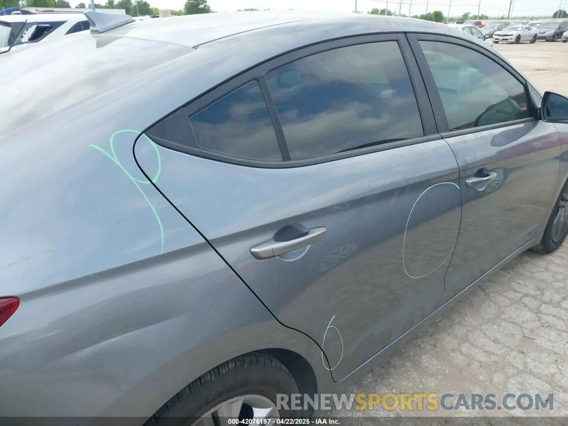 20 Фотография поврежденного автомобиля KMHD84LF3KU772775 HYUNDAI ELANTRA 2019