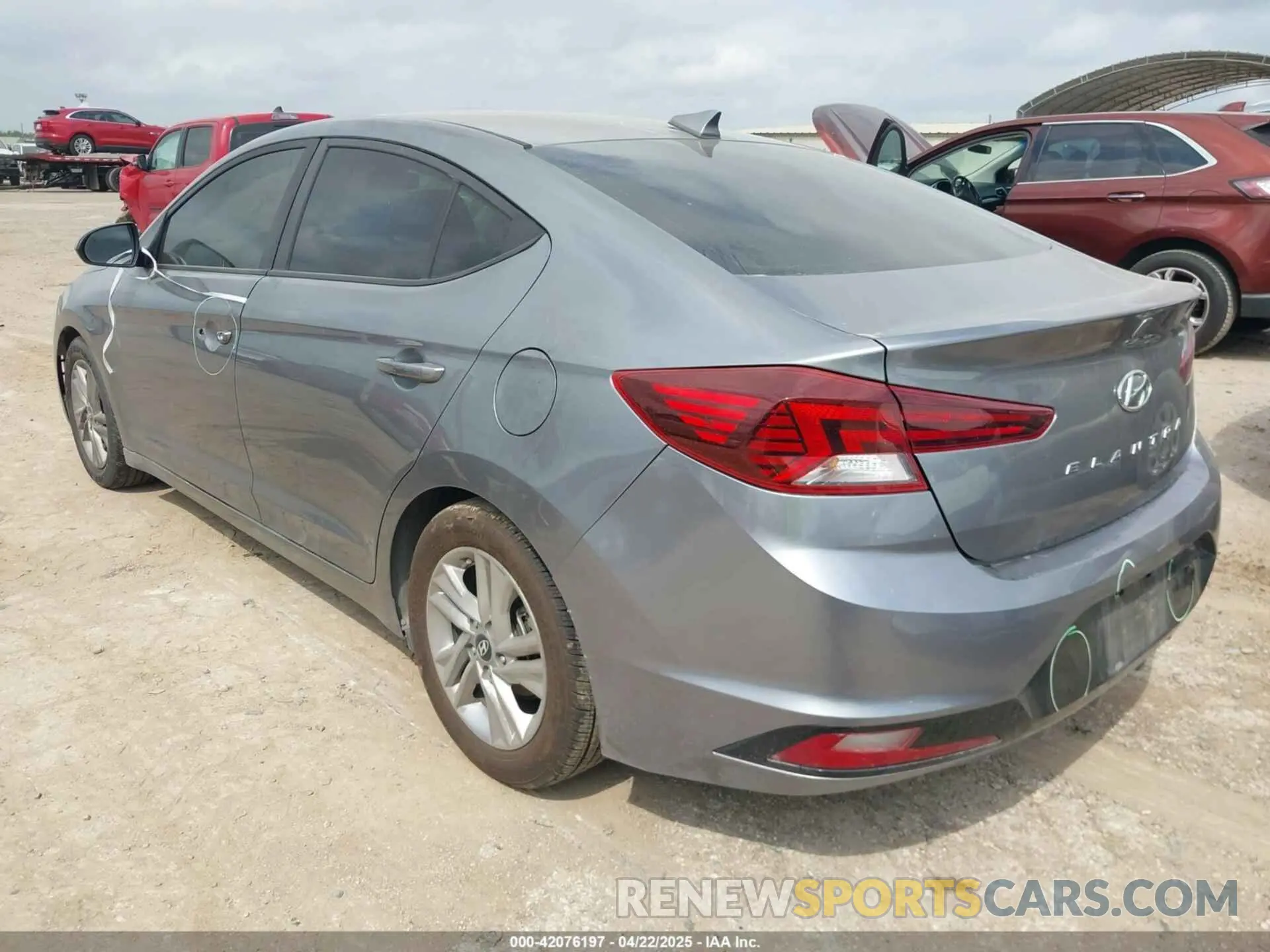 3 Фотография поврежденного автомобиля KMHD84LF3KU772775 HYUNDAI ELANTRA 2019