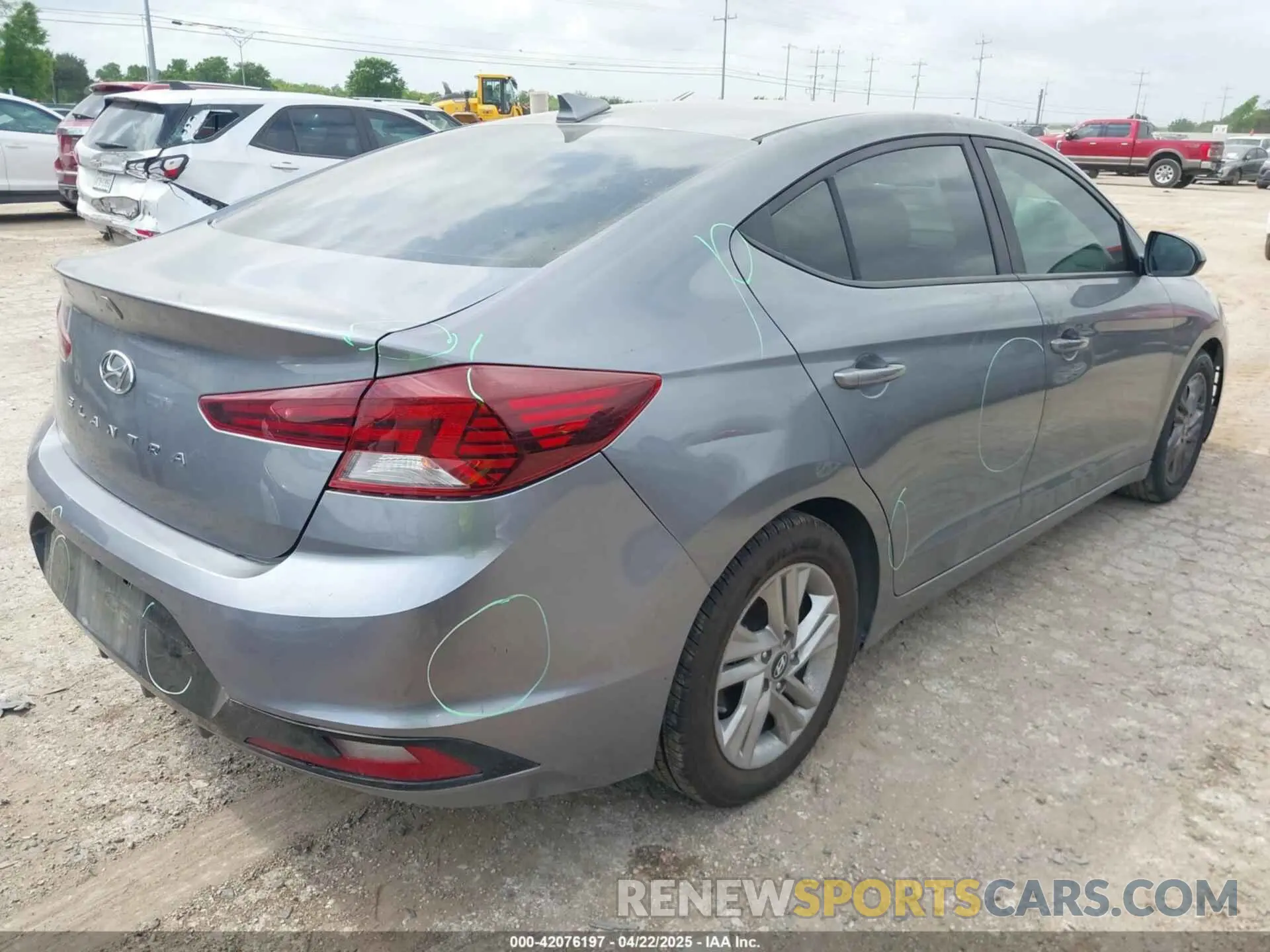 4 Фотография поврежденного автомобиля KMHD84LF3KU772775 HYUNDAI ELANTRA 2019