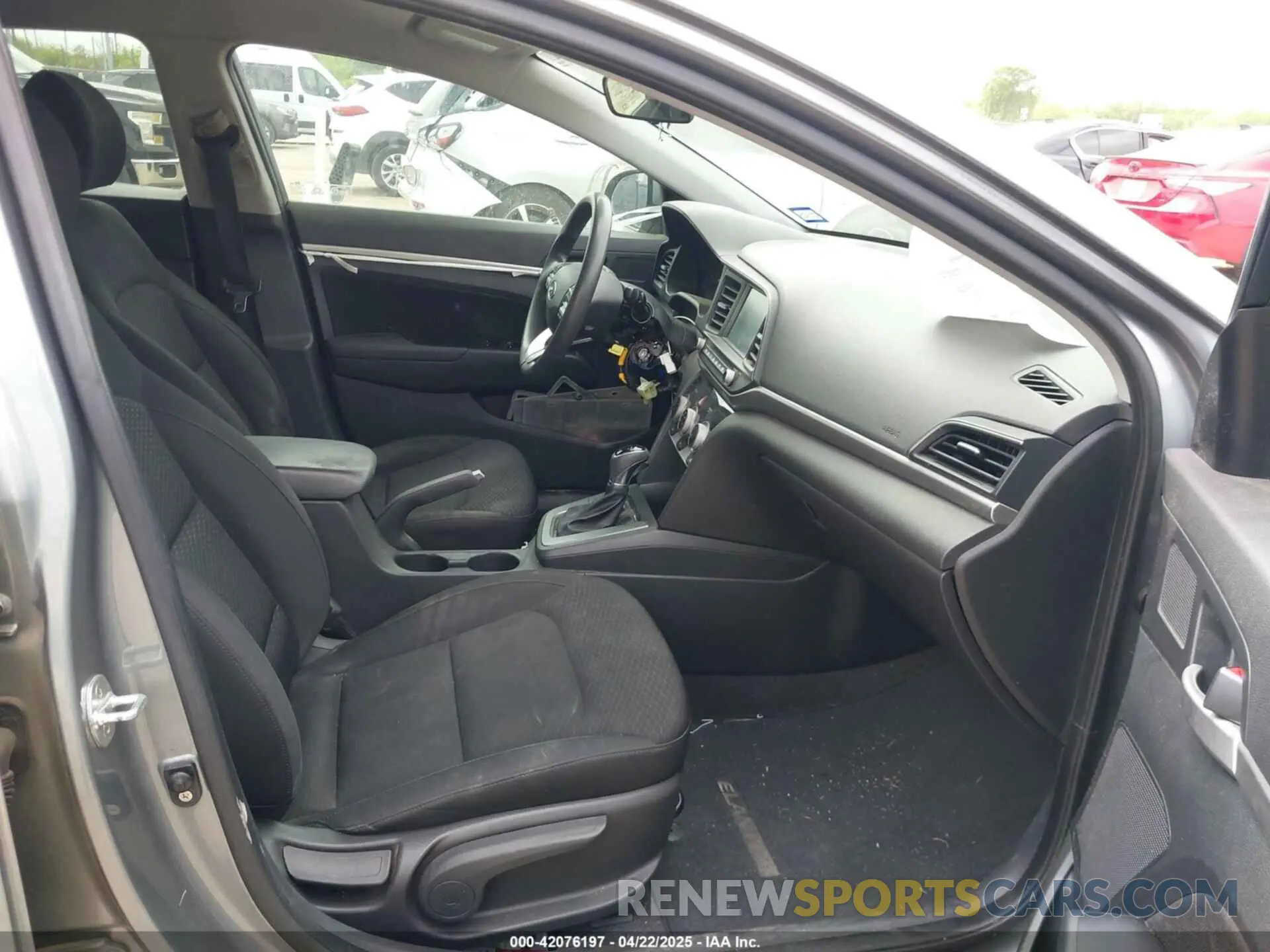 5 Фотография поврежденного автомобиля KMHD84LF3KU772775 HYUNDAI ELANTRA 2019