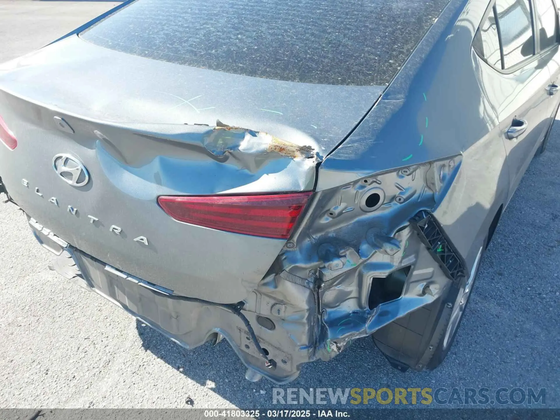 6 Photograph of a damaged car KMHD84LF3KU806116 HYUNDAI ELANTRA 2019