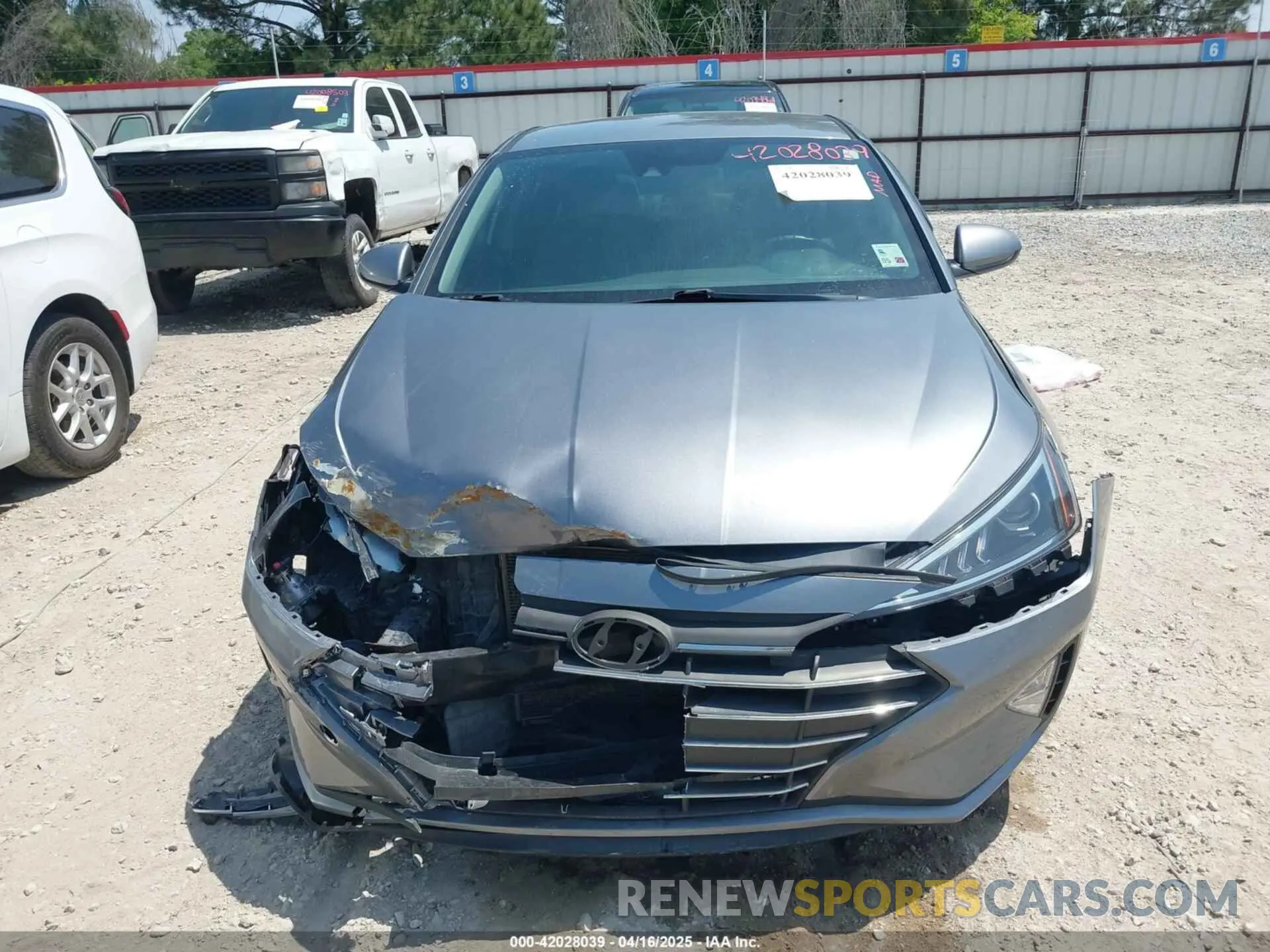12 Photograph of a damaged car KMHD84LF4KU749229 HYUNDAI ELANTRA 2019