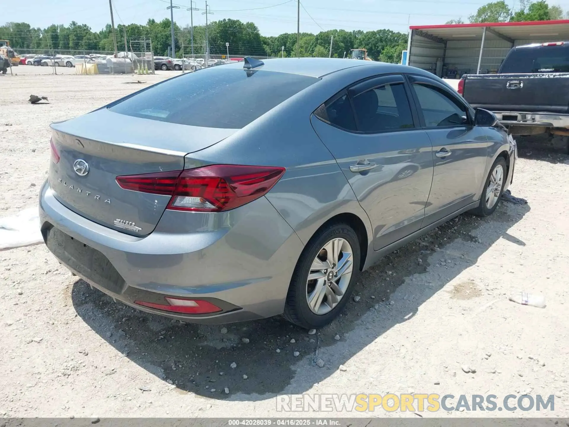4 Photograph of a damaged car KMHD84LF4KU749229 HYUNDAI ELANTRA 2019