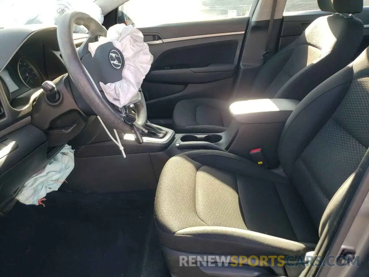 7 Фотография поврежденного автомобиля KMHD84LF4KU772655 HYUNDAI ELANTRA 2019