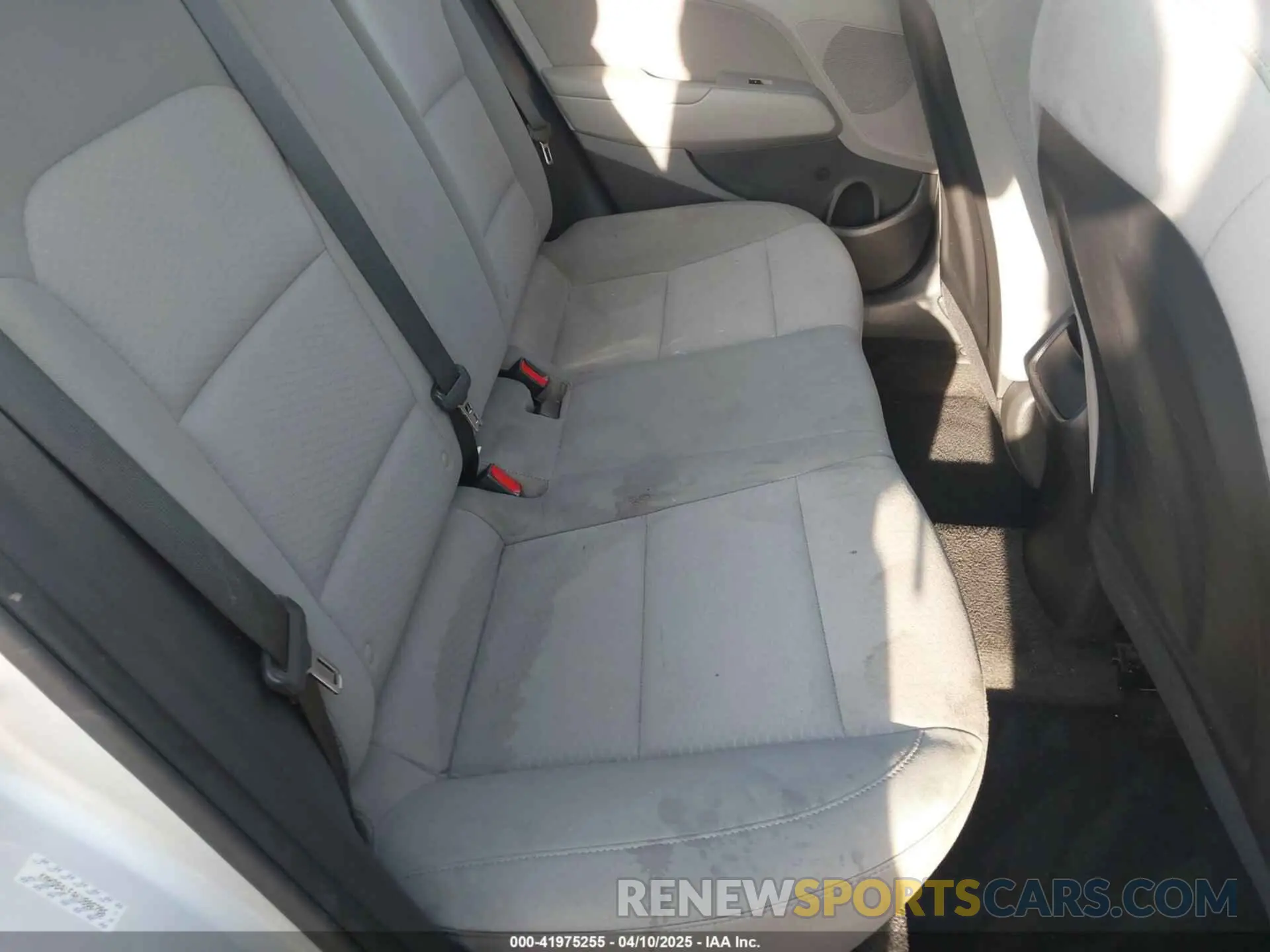 8 Photograph of a damaged car KMHD84LF4KU806786 HYUNDAI ELANTRA 2019