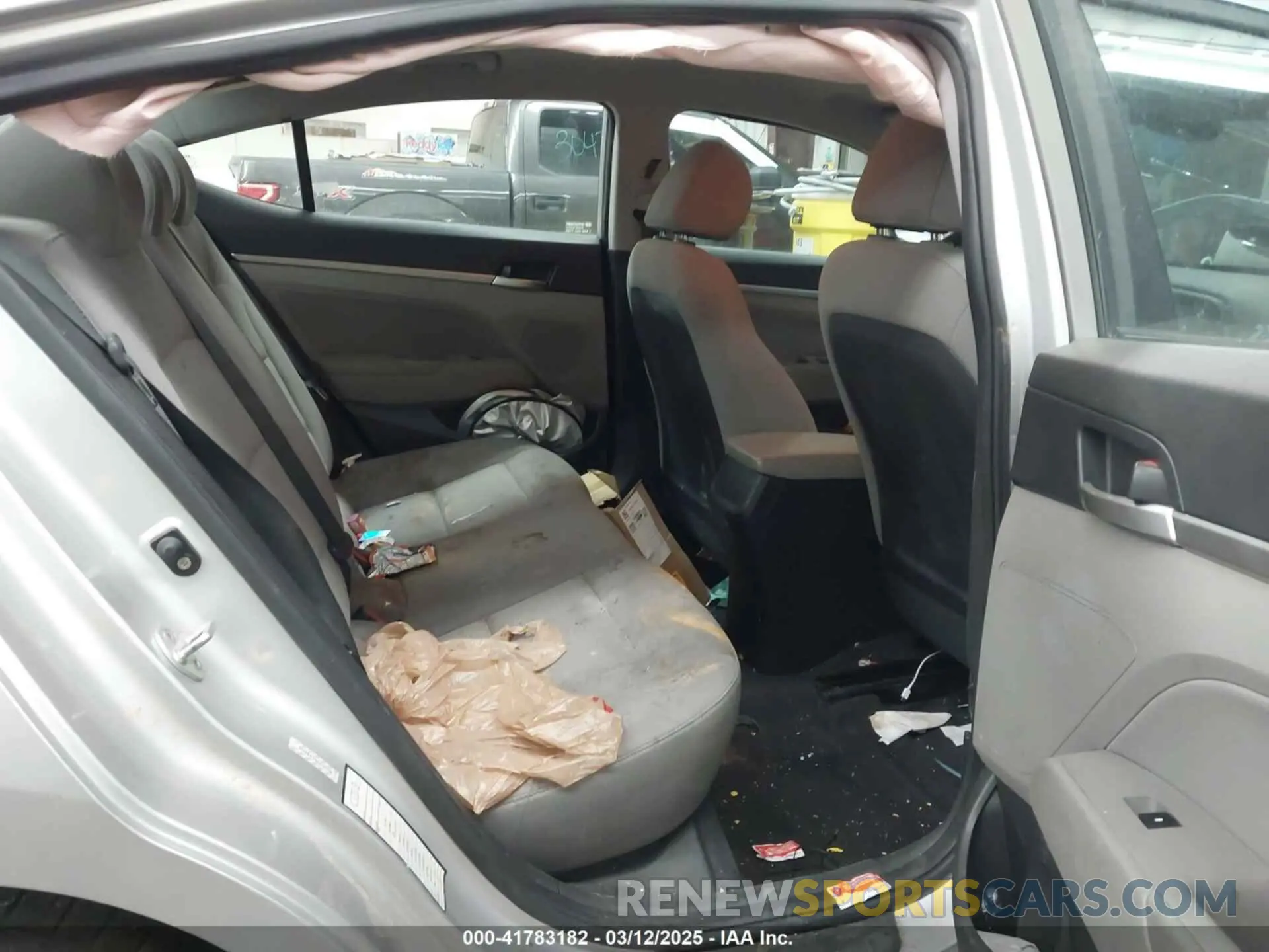 8 Photograph of a damaged car KMHD84LF6KU769398 HYUNDAI ELANTRA 2019