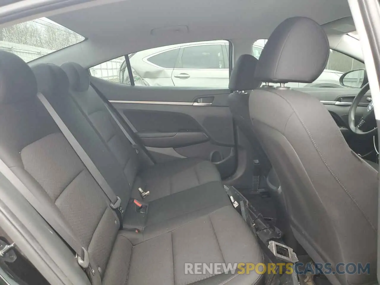 10 Фотография поврежденного автомобиля KMHD84LF6KU784368 HYUNDAI ELANTRA 2019