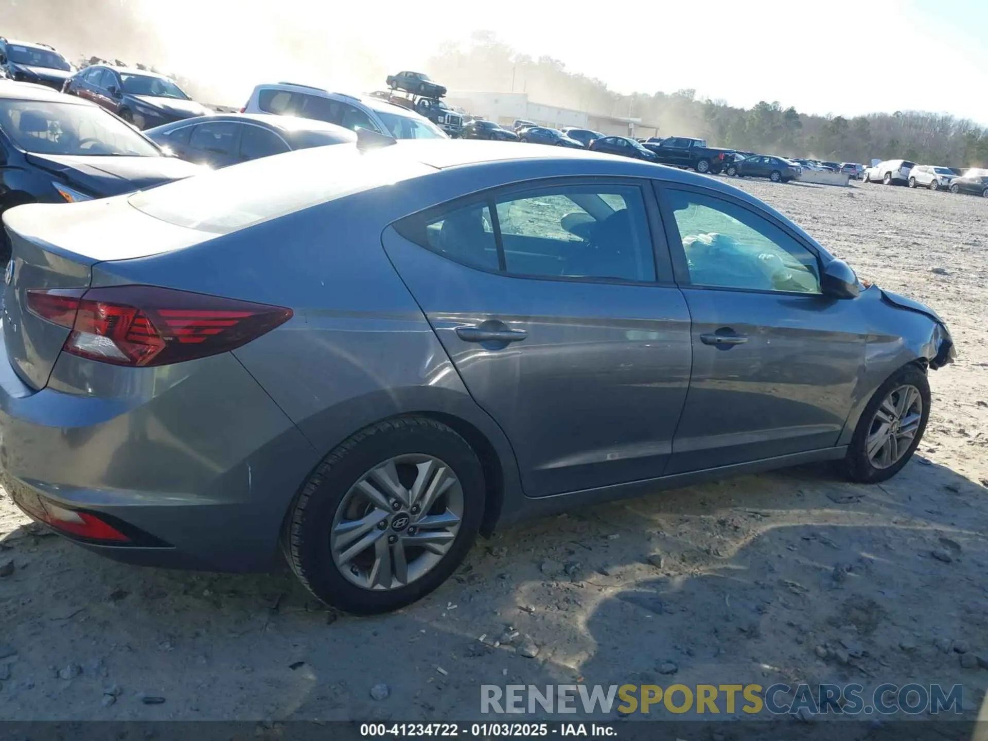 13 Фотография поврежденного автомобиля KMHD84LF6KU830703 HYUNDAI ELANTRA 2019