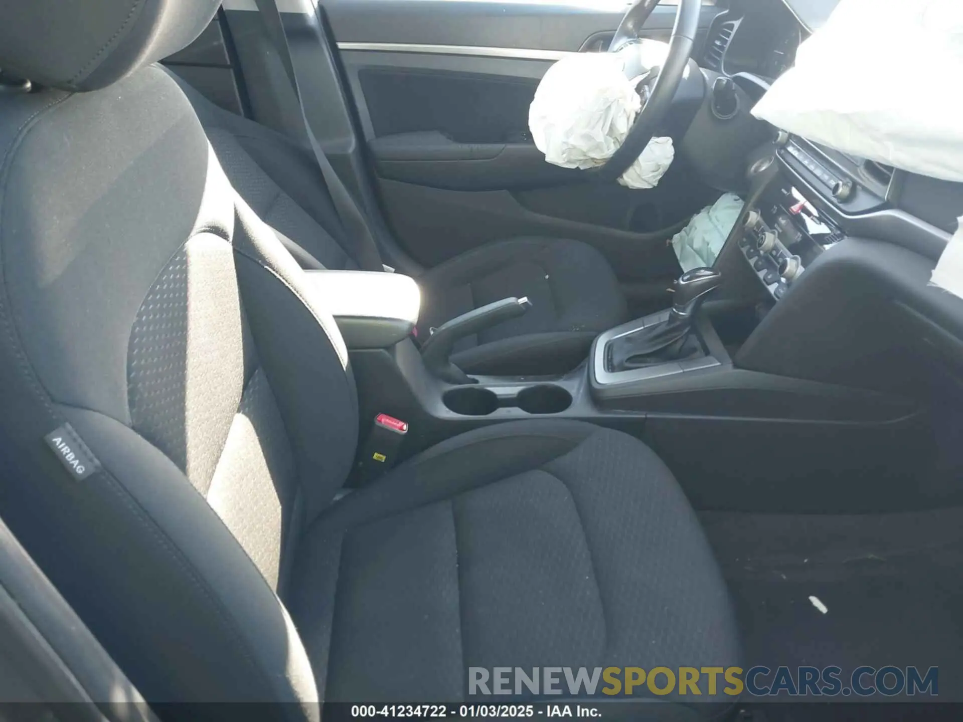 5 Фотография поврежденного автомобиля KMHD84LF6KU830703 HYUNDAI ELANTRA 2019