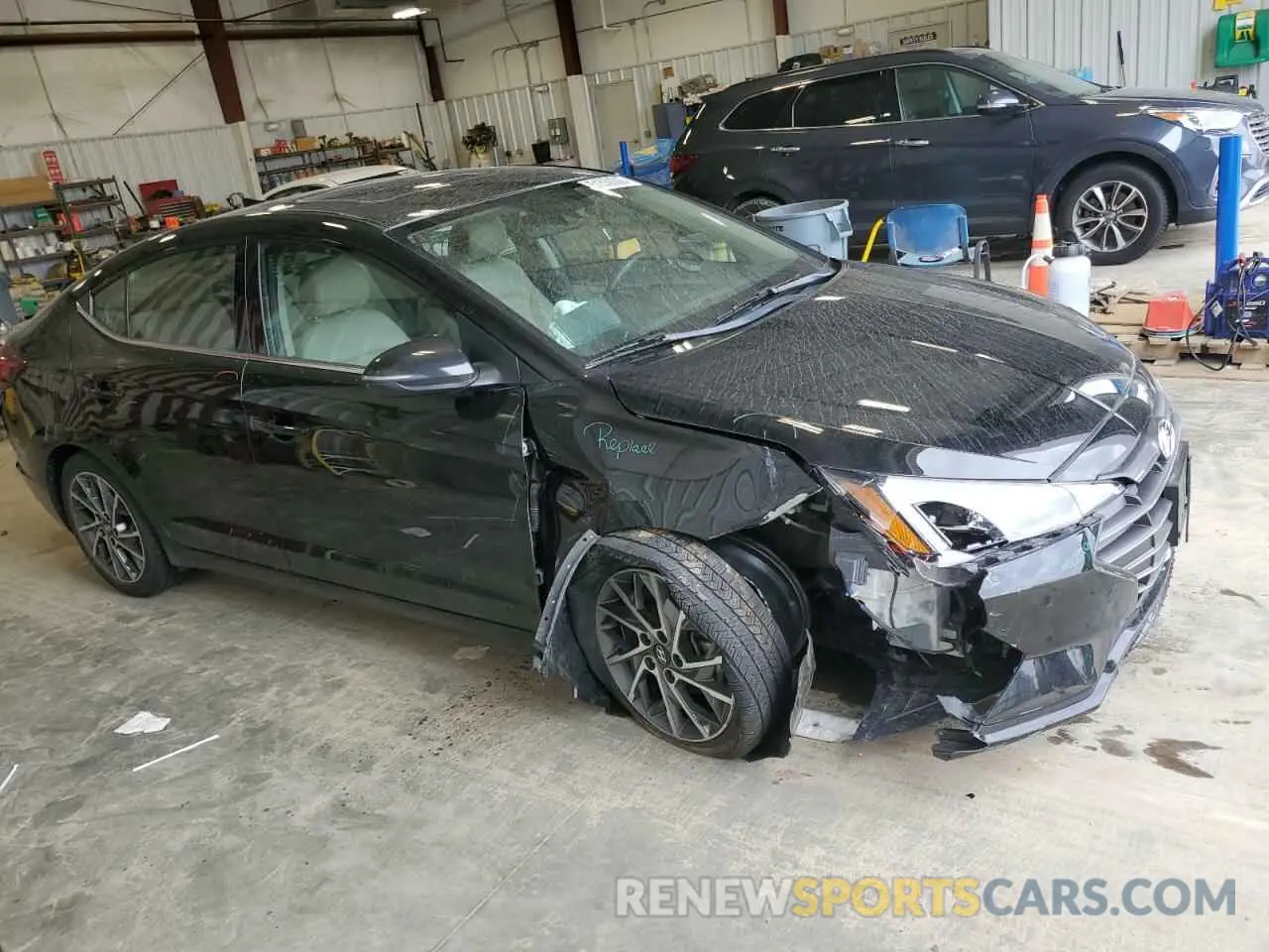4 Фотография поврежденного автомобиля KMHD84LF7KU753047 HYUNDAI ELANTRA 2019