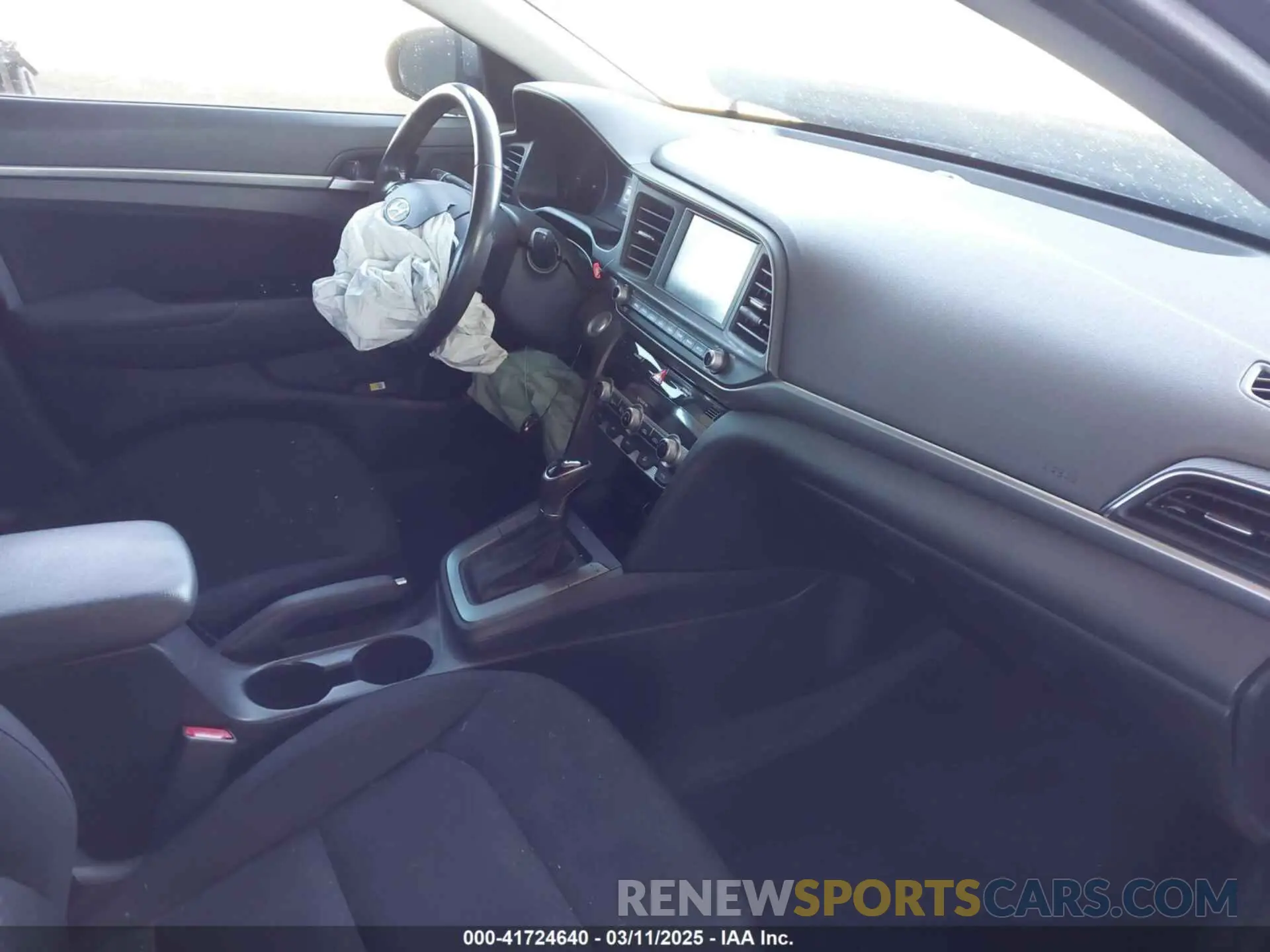 5 Photograph of a damaged car KMHD84LF8KU816835 HYUNDAI ELANTRA 2019