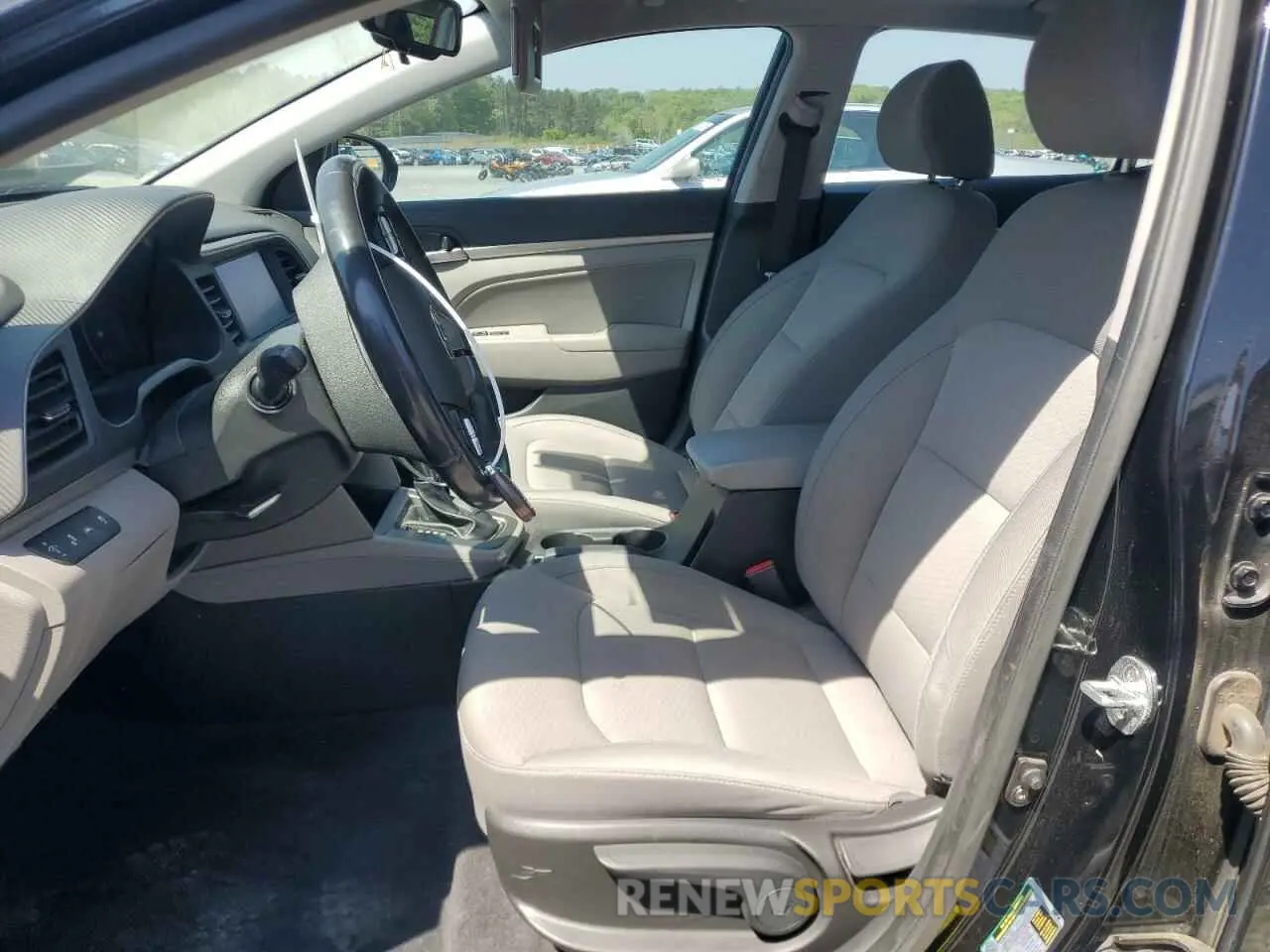7 Фотография поврежденного автомобиля KMHD84LF9KU775504 HYUNDAI ELANTRA 2019