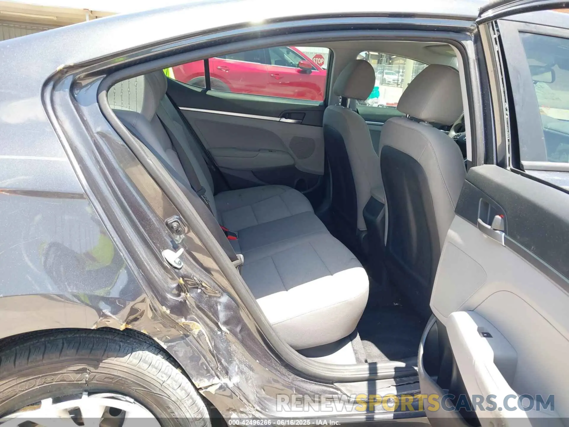 8 Photograph of a damaged car 5NPD74LF0LH593080 HYUNDAI ELANTRA 2020