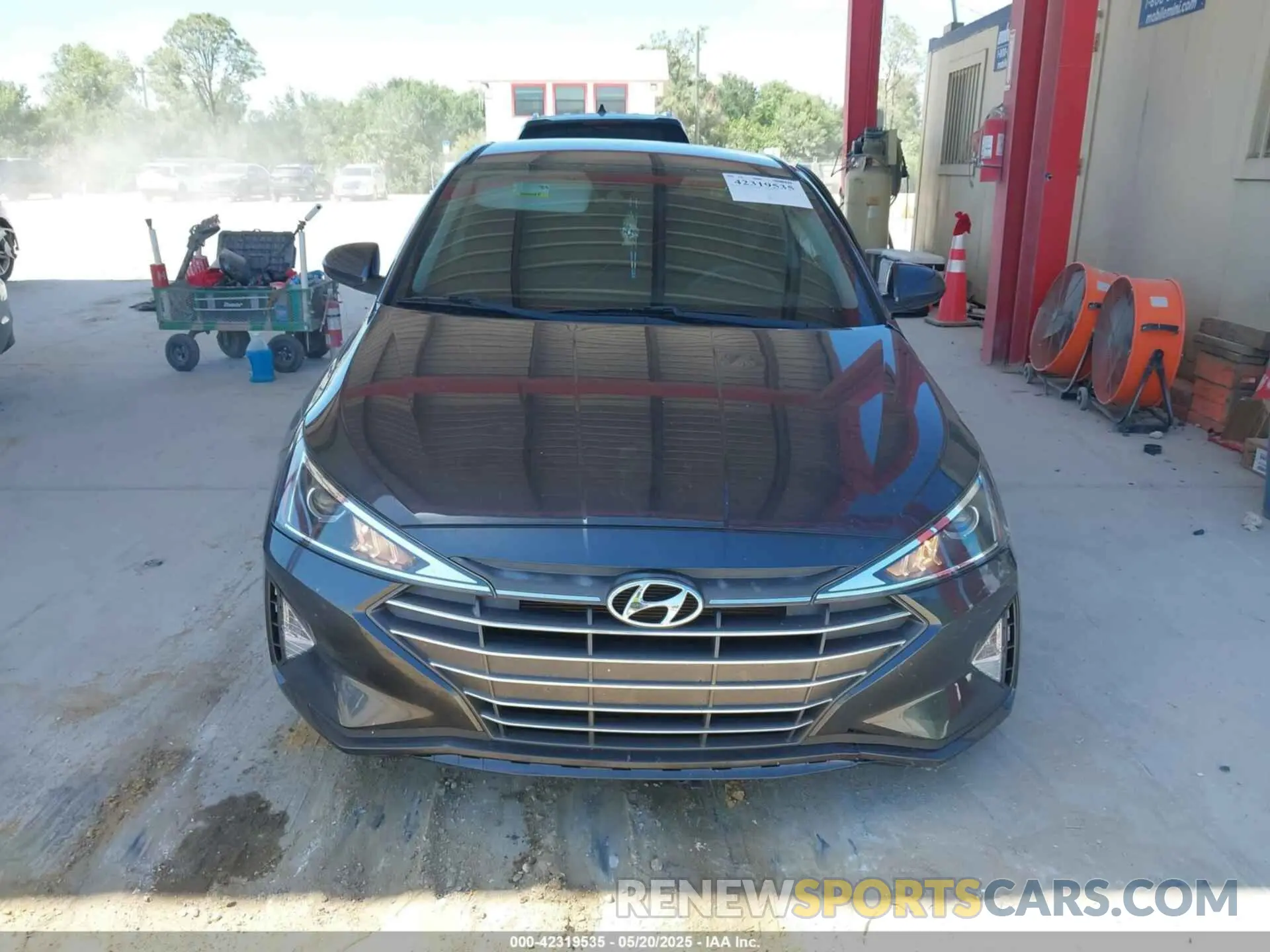 12 Photograph of a damaged car 5NPD74LF0LH598831 HYUNDAI ELANTRA 2020