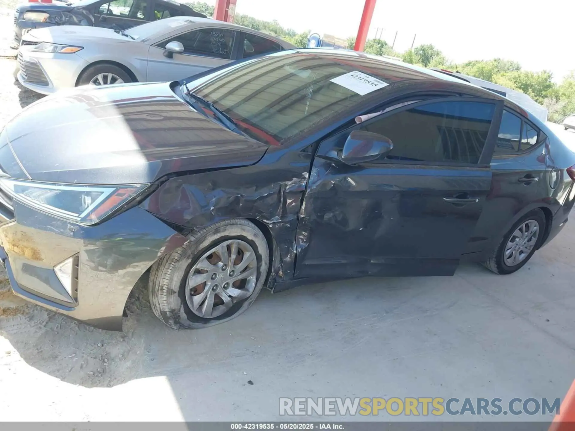 6 Photograph of a damaged car 5NPD74LF0LH598831 HYUNDAI ELANTRA 2020