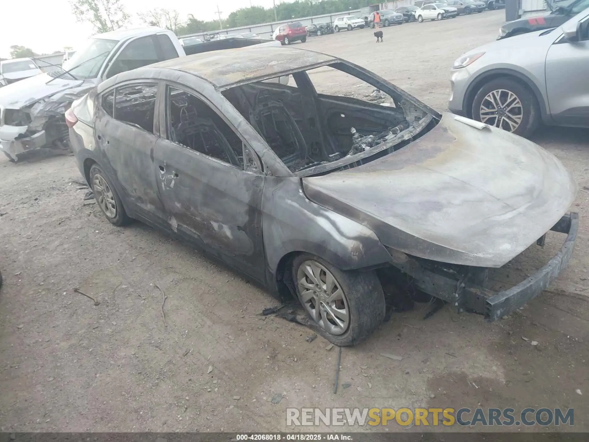 1 Photograph of a damaged car 5NPD74LF2LH501645 HYUNDAI ELANTRA 2020