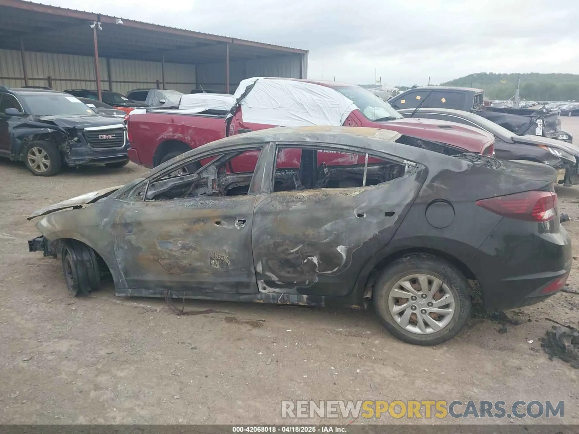 16 Photograph of a damaged car 5NPD74LF2LH501645 HYUNDAI ELANTRA 2020