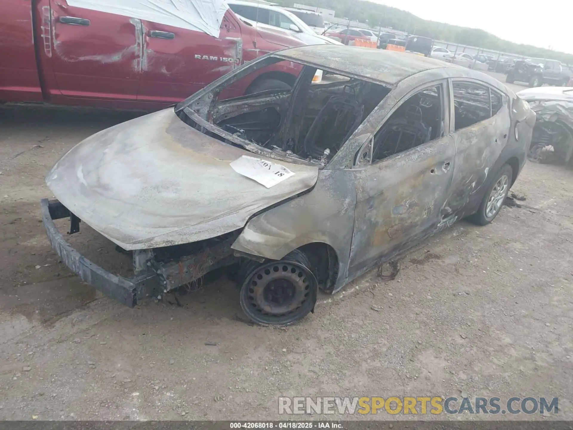 2 Photograph of a damaged car 5NPD74LF2LH501645 HYUNDAI ELANTRA 2020