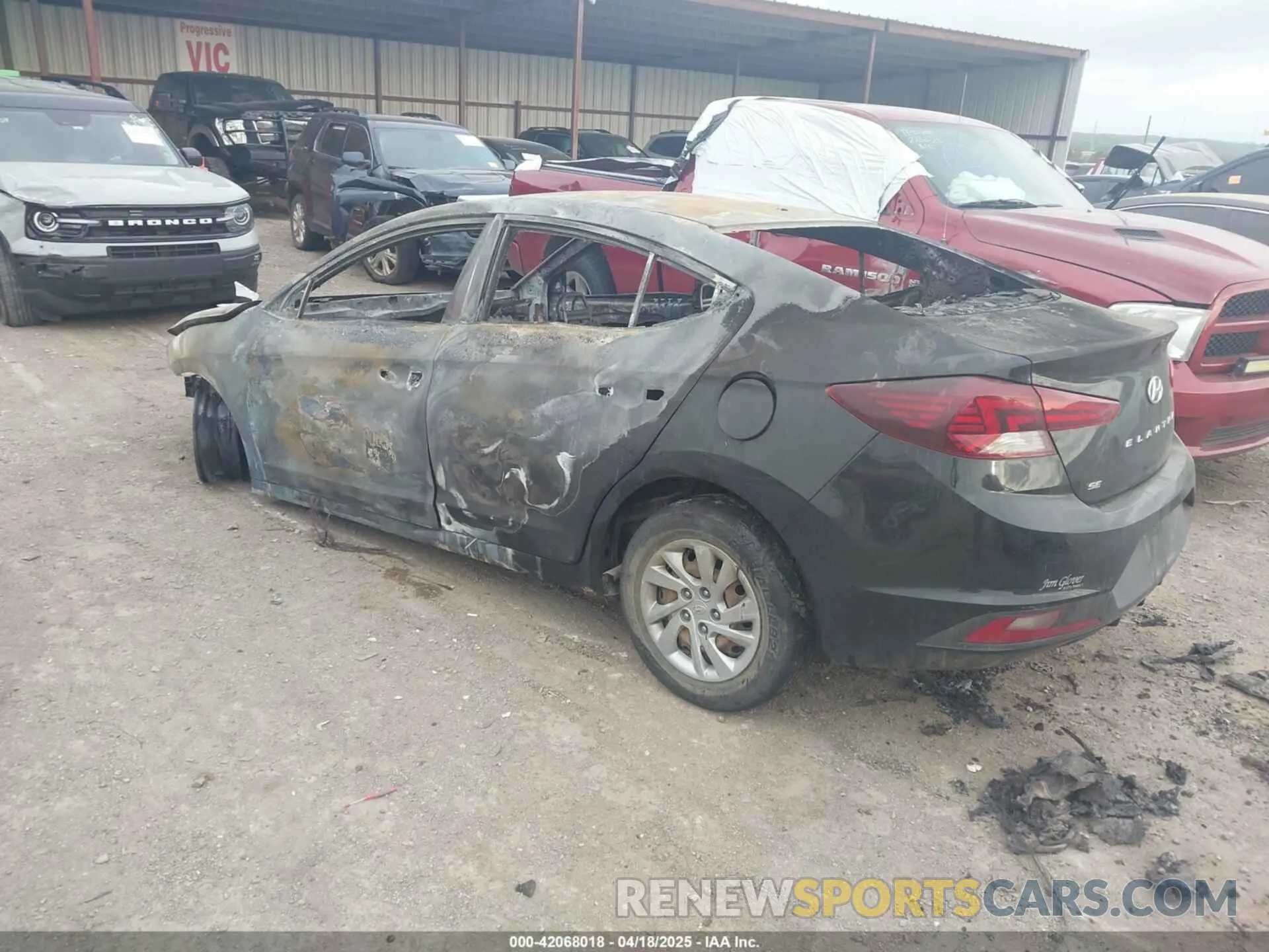 3 Photograph of a damaged car 5NPD74LF2LH501645 HYUNDAI ELANTRA 2020